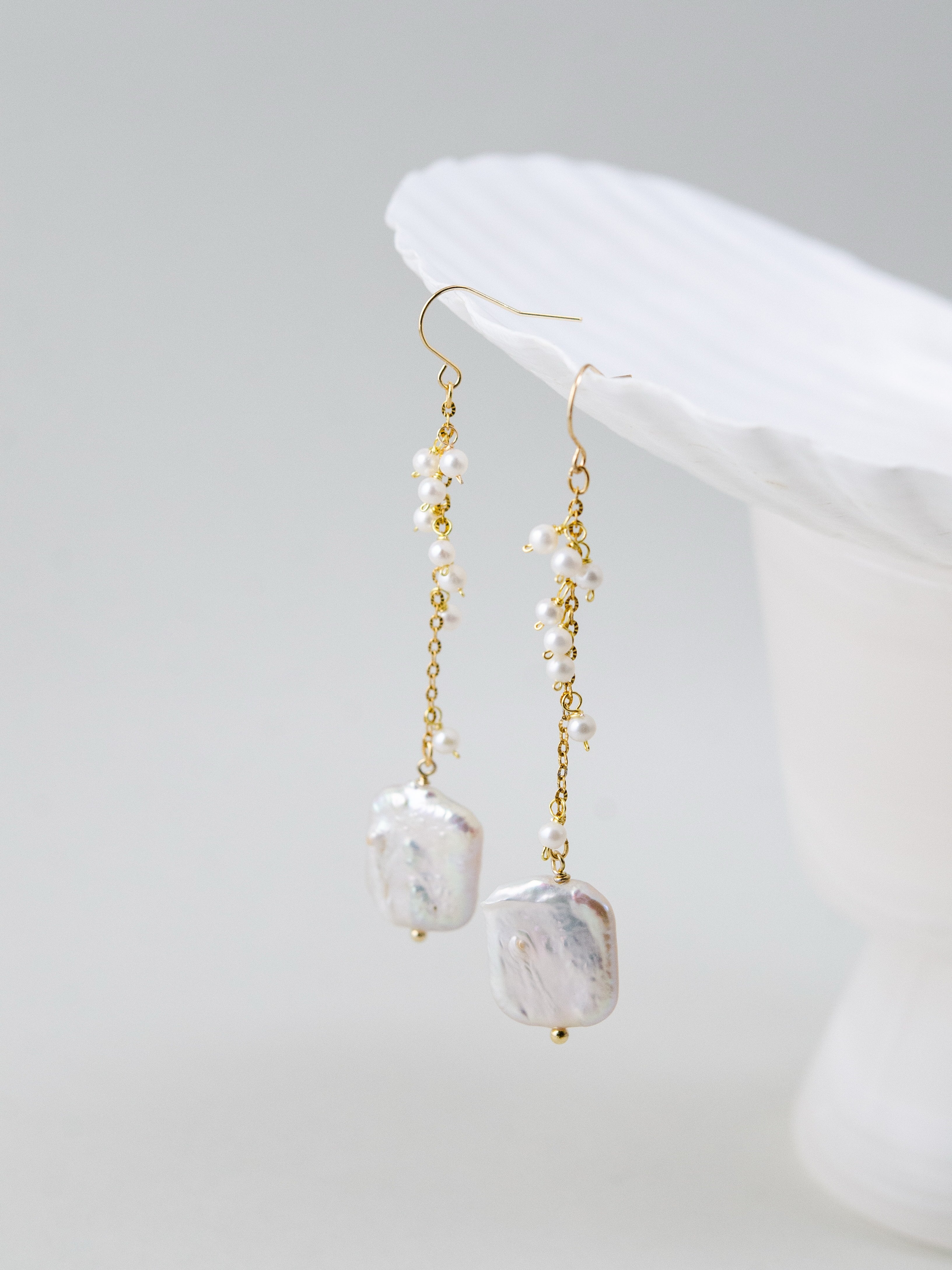 【洗練のスクエア】スクエアバロックパール & 小粒パールピアス｜アレルギー対応