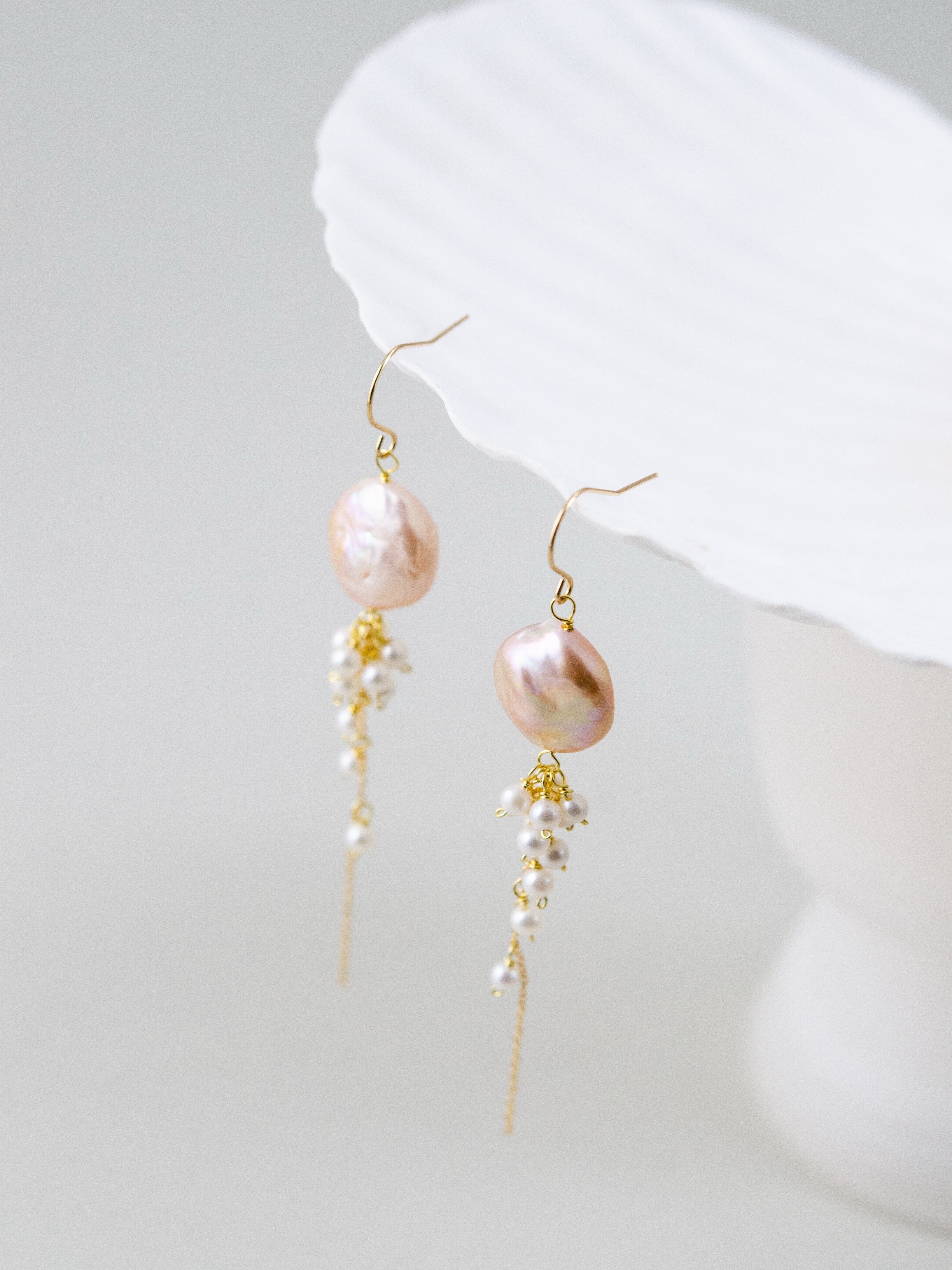 コインバロック淡水パール・ 小粒パール ロングフリンジピアス