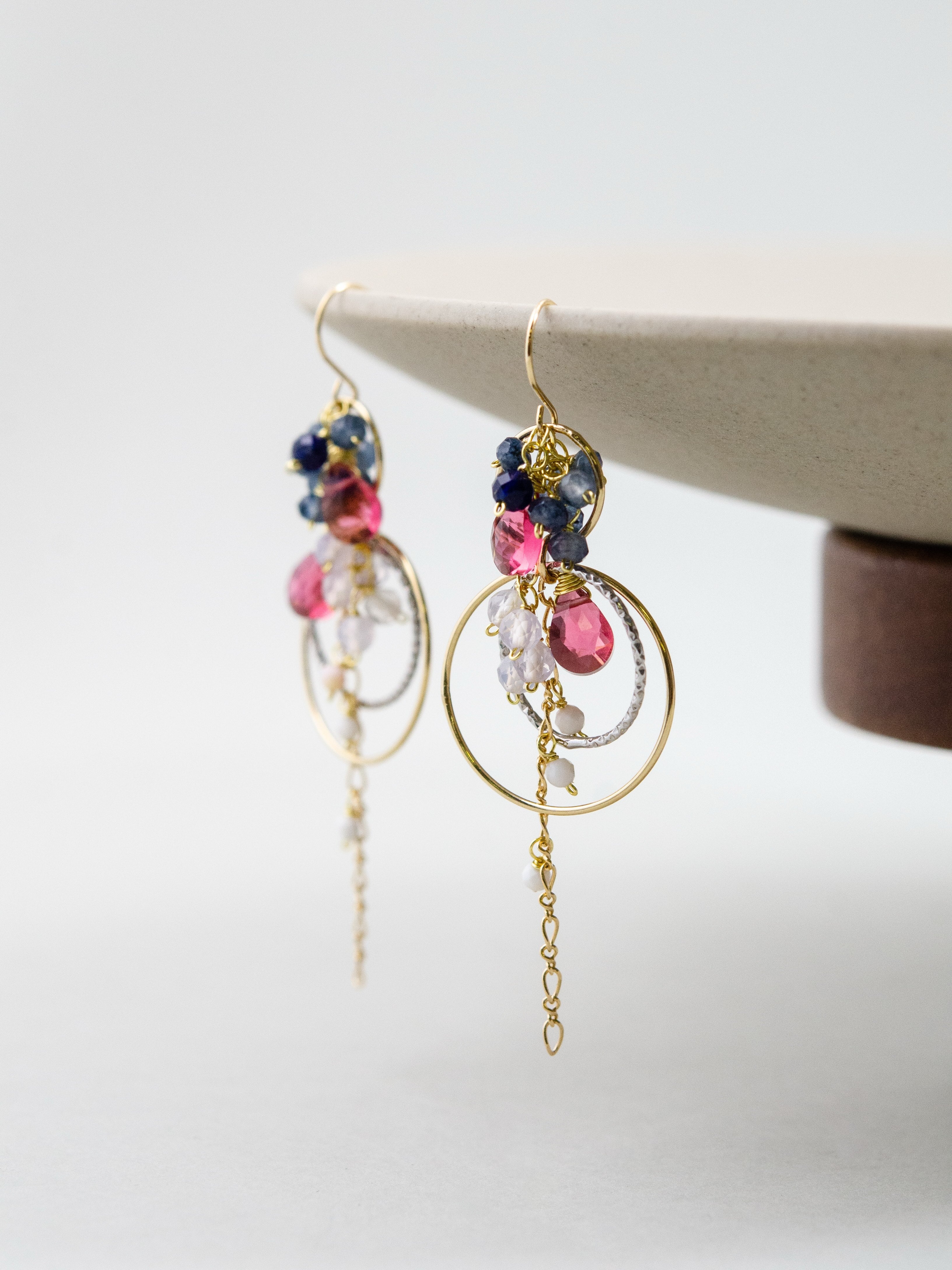 【夜空と花のワルツ】アイオライト & ピンククォーツ ダブルフープピアス｜アレルギー対応