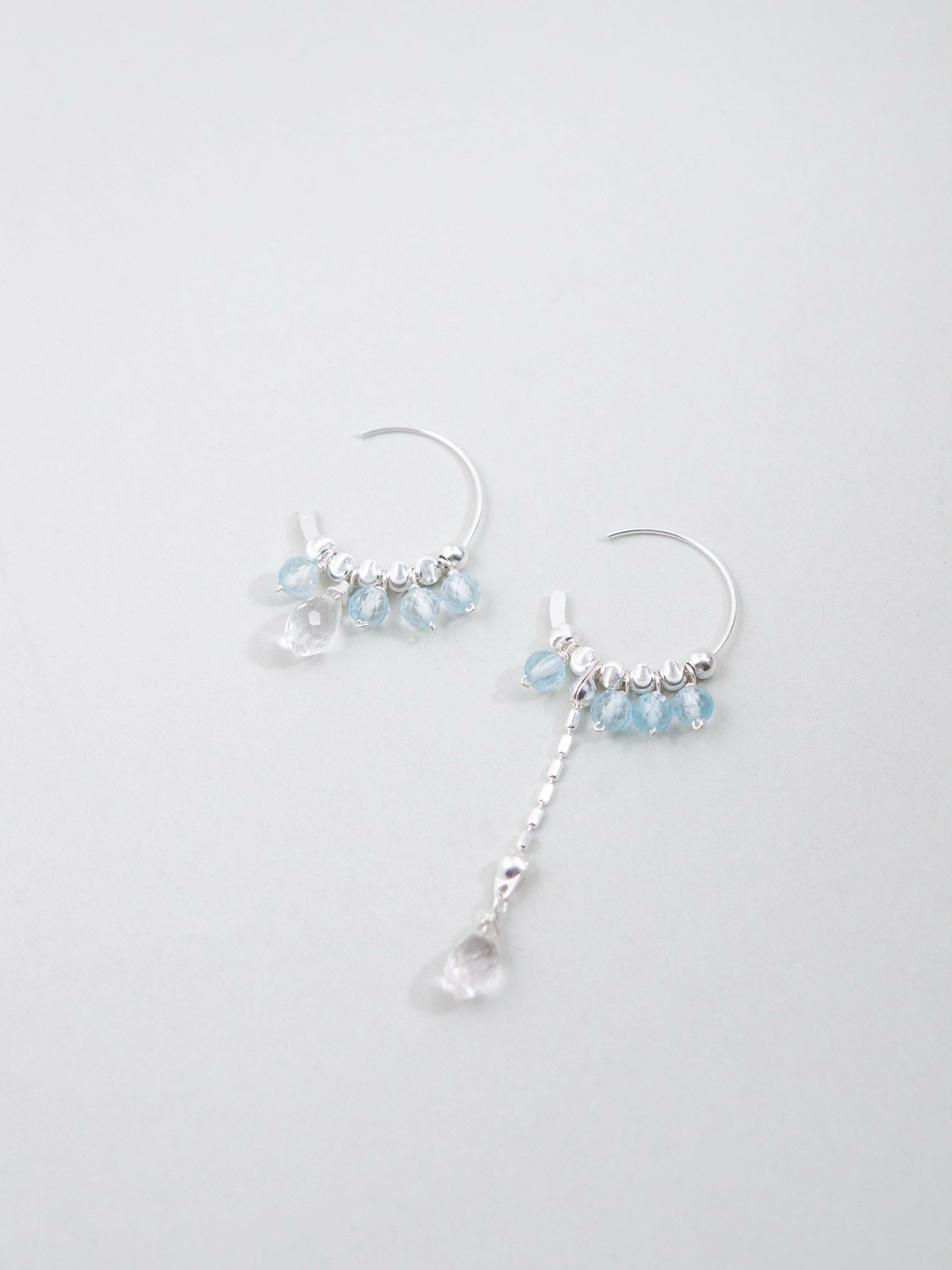 【3月誕生石】アクアマリン & クリスタル フープピアス | アシンメトリー (SV925)