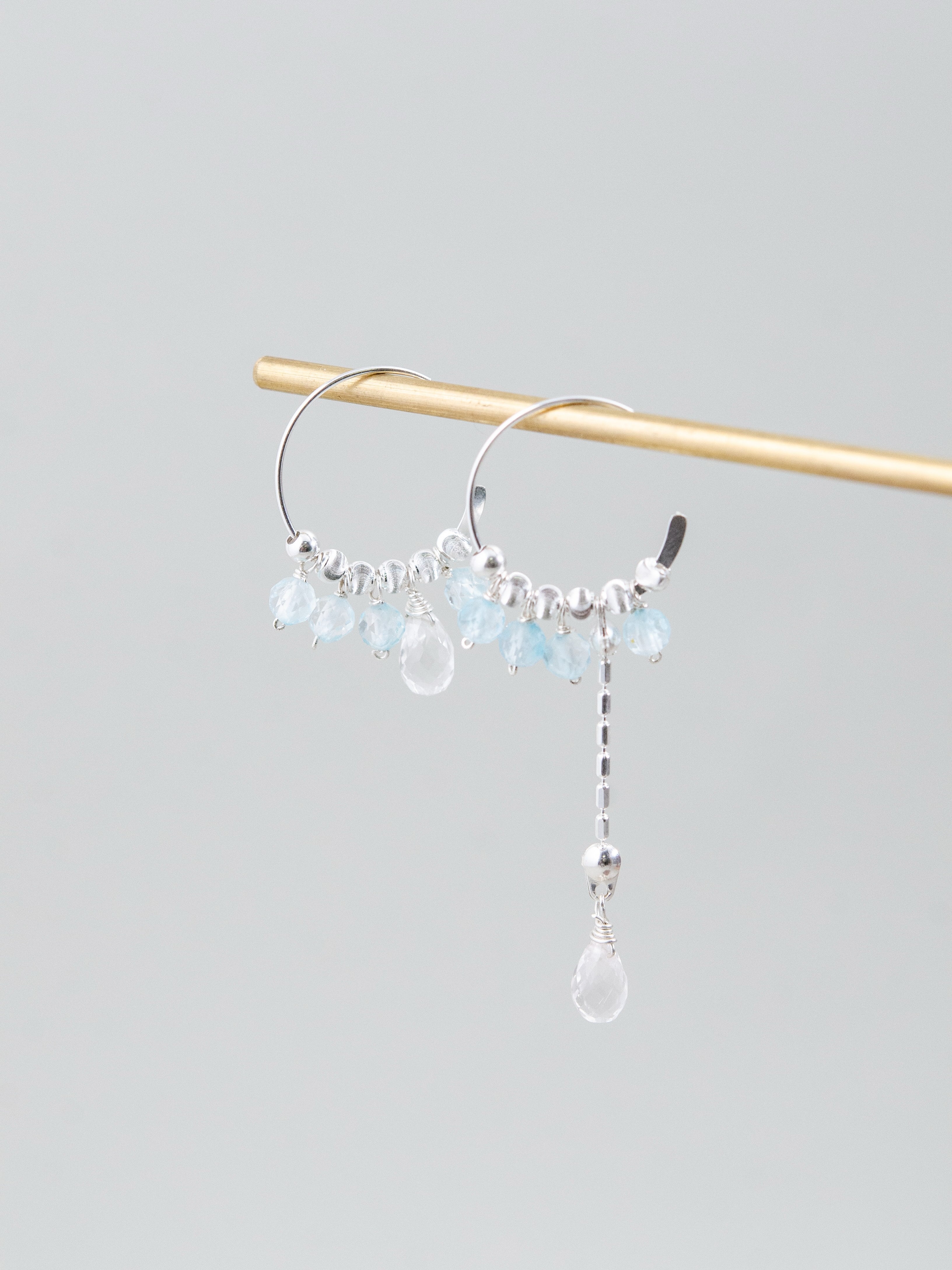 【3月誕生石】アクアマリン & クリスタル フープピアス | アシンメトリー (SV925)