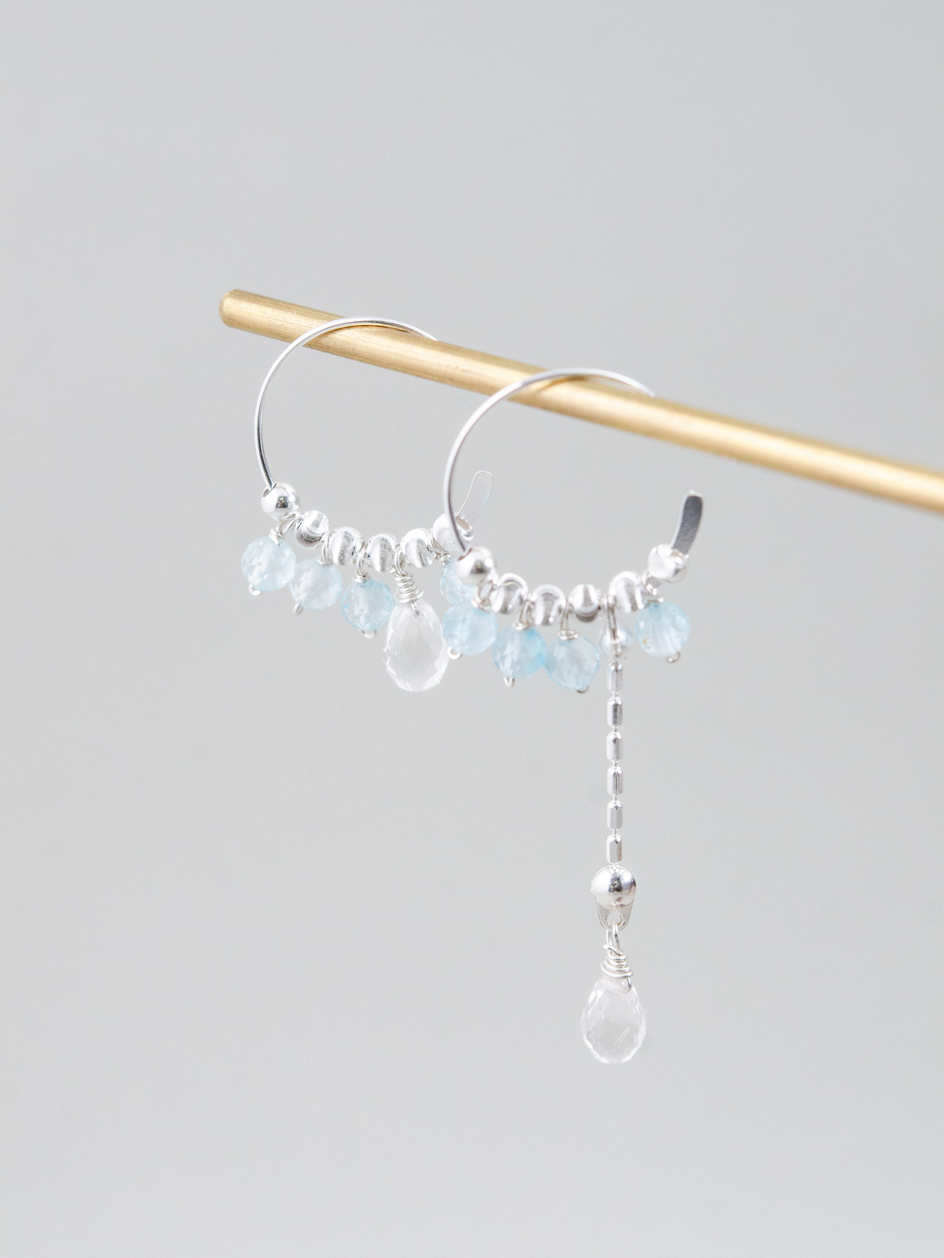 【3月誕生石】アクアマリン & クリスタル フープピアス | アシンメトリー (SV925)