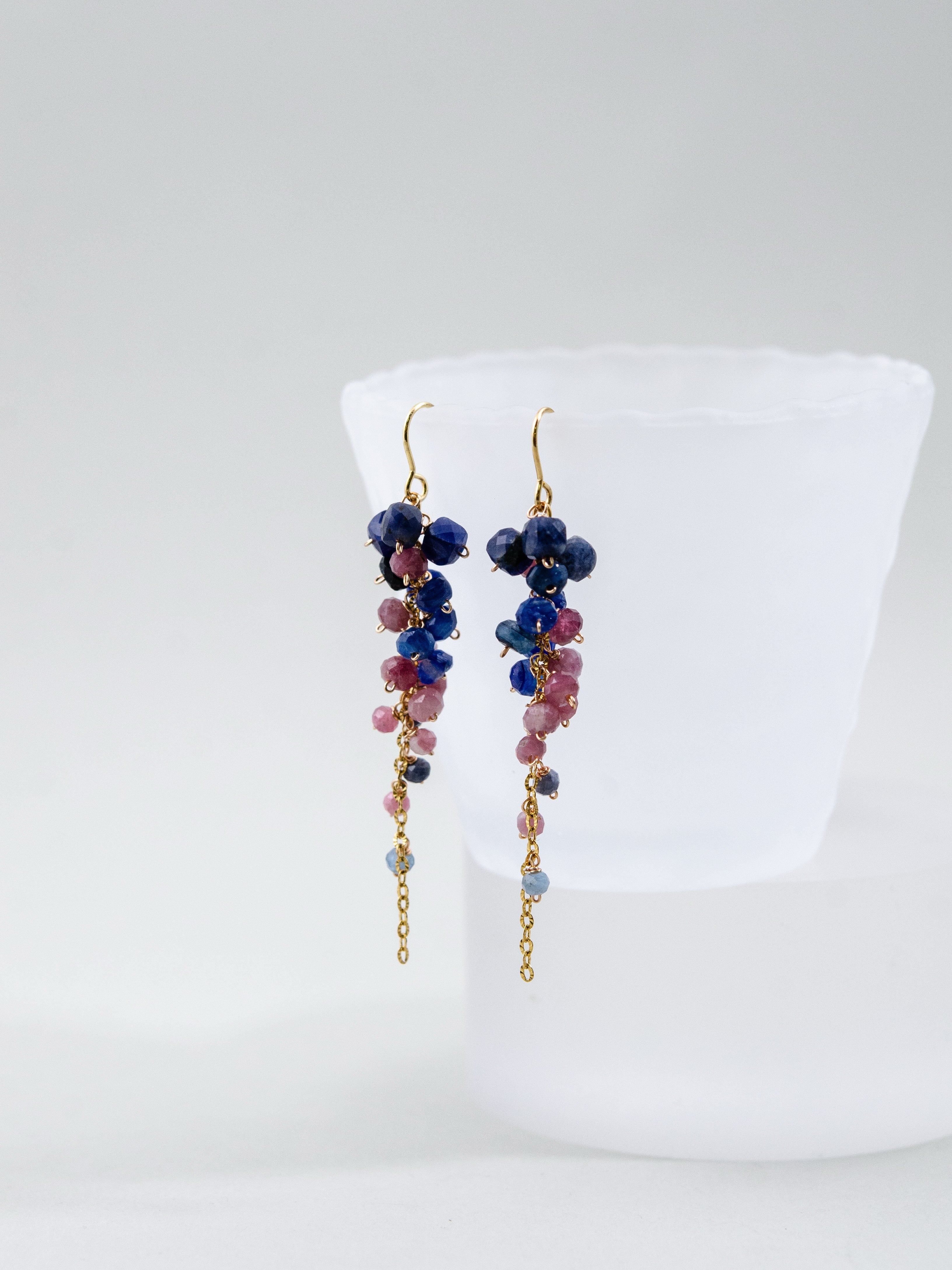 【宵の口の空】ラピスラズリ & トルマリンのグラデーションピアス｜アレルギー対応