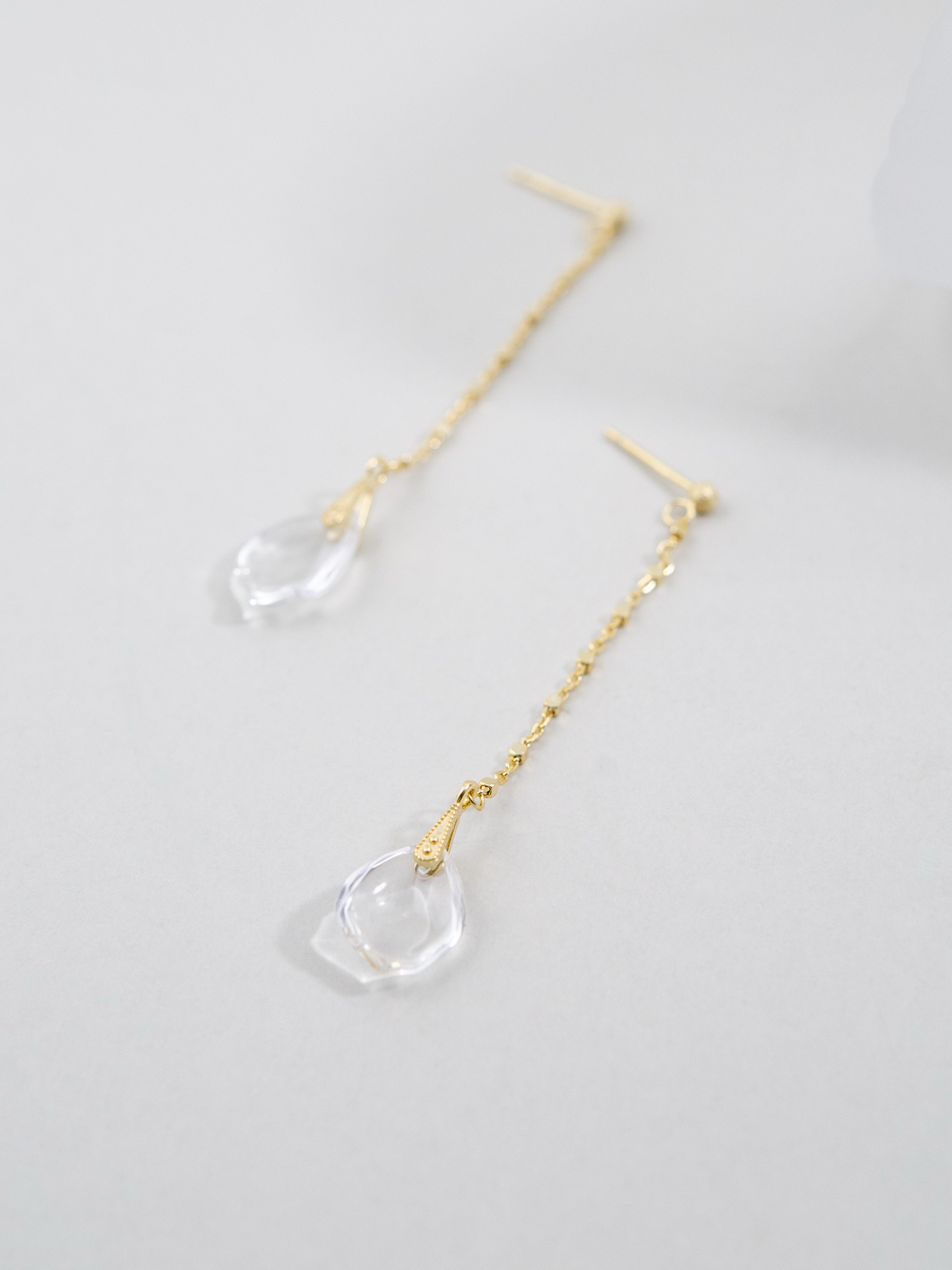 【ギフトに】水晶花びら ピアス・ネックレスセット | 大人可愛い 職人手作り