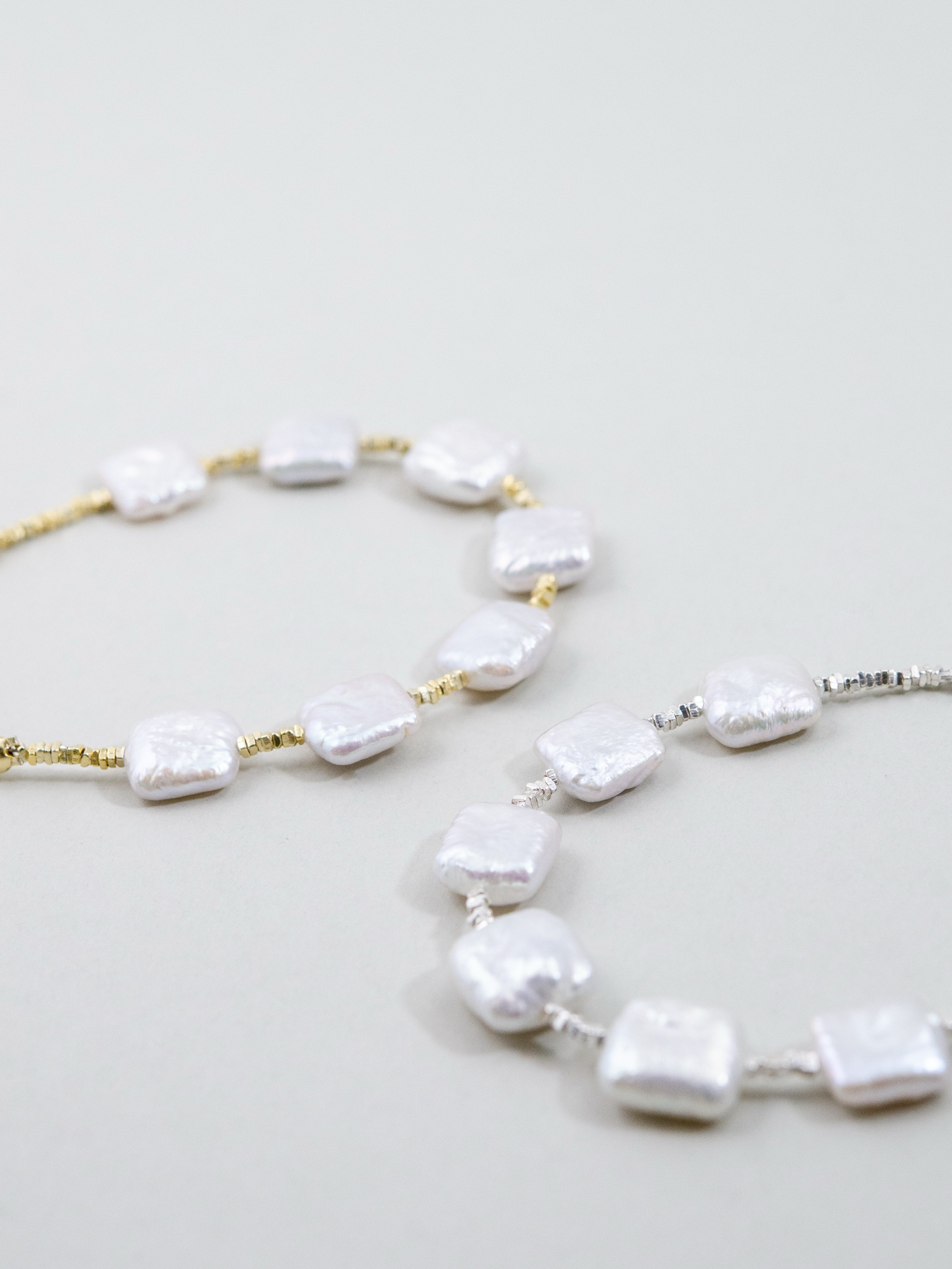 ゴールドアクセントバロックパールブレスレット