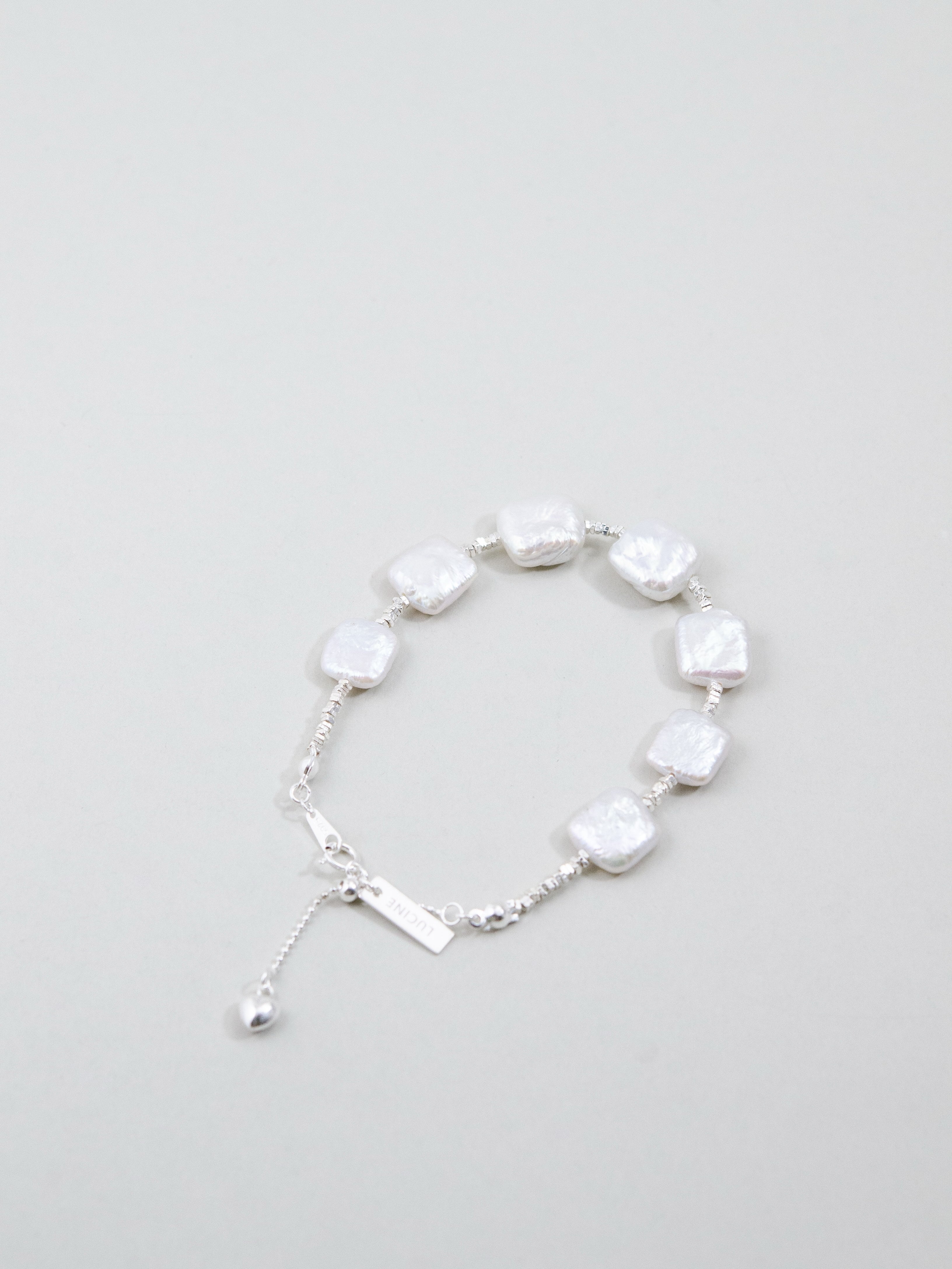 ゴールドアクセントバロックパールブレスレット