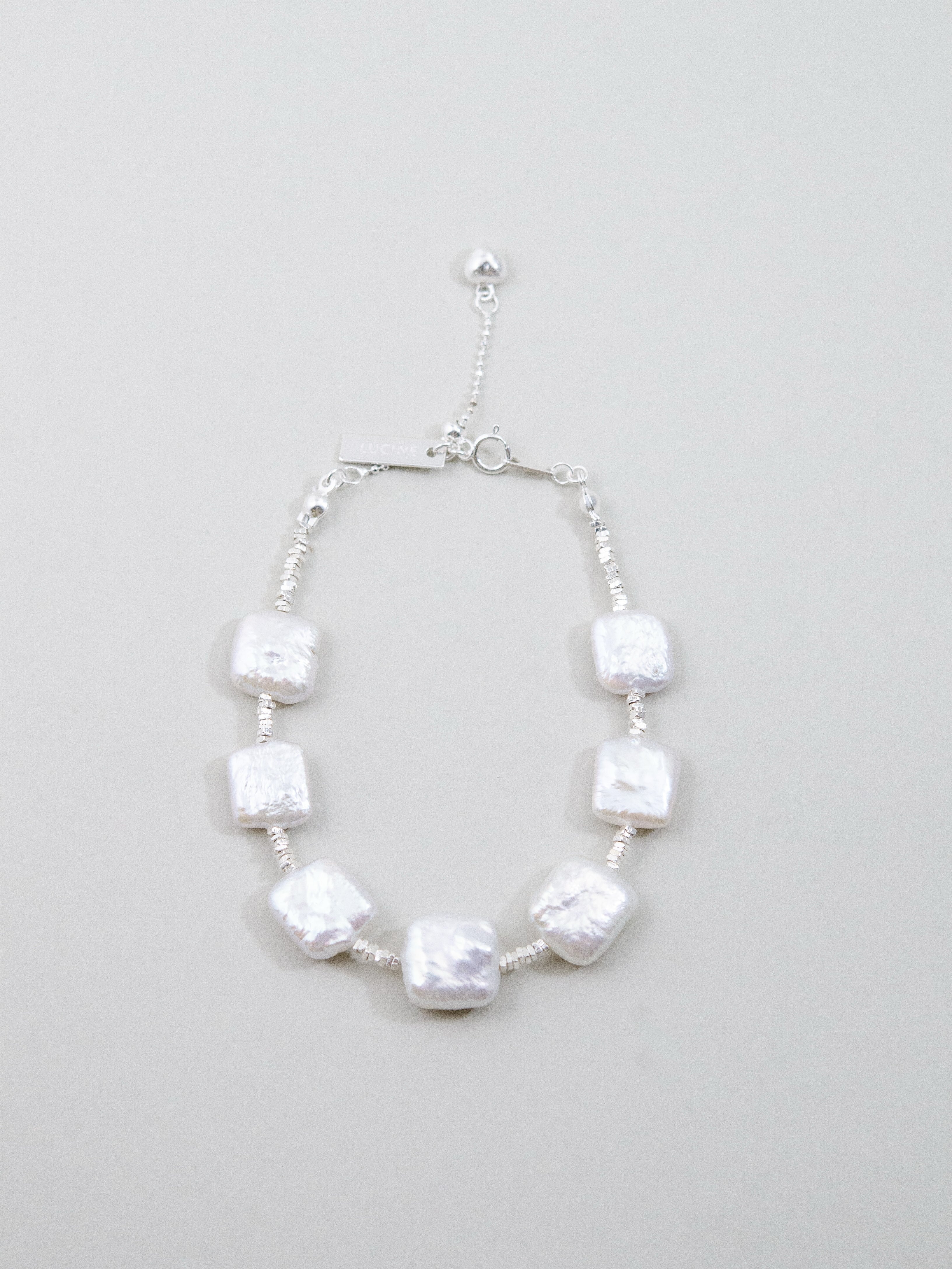 ゴールドアクセントバロックパールブレスレット