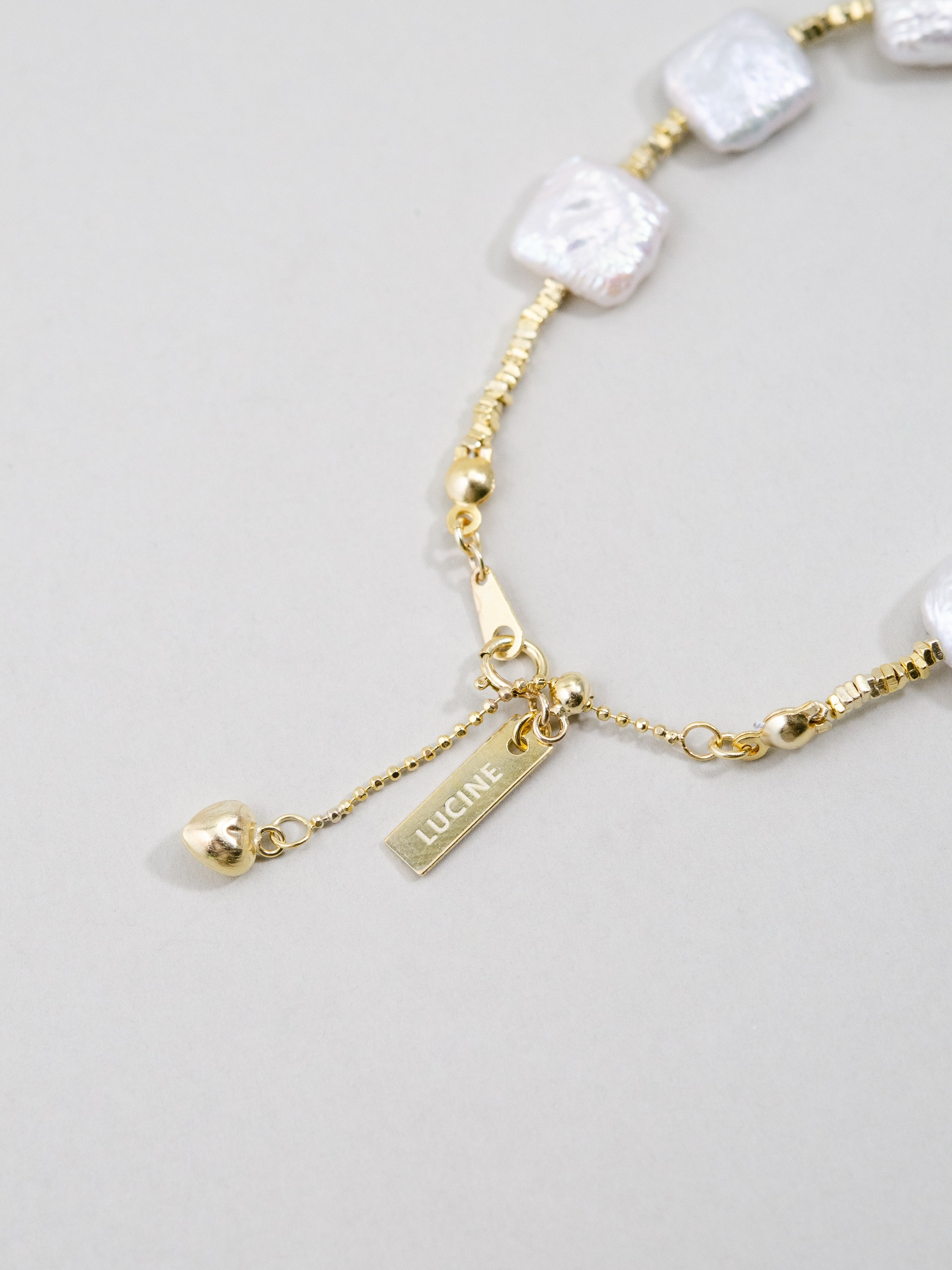 ゴールドアクセントバロックパールブレスレット