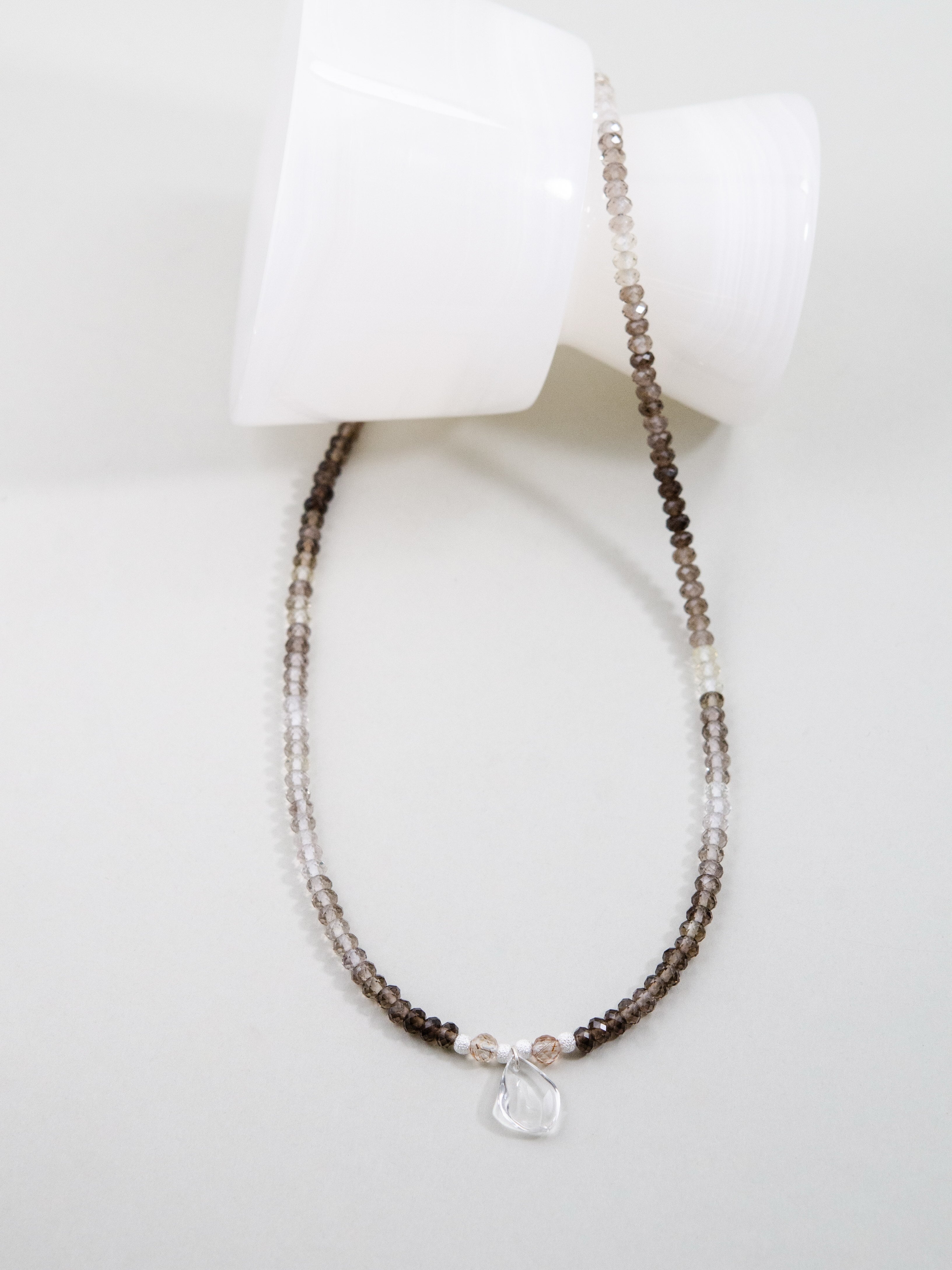 茶水晶 グラデーション ネックレス | 水晶花びら オンオフ使える