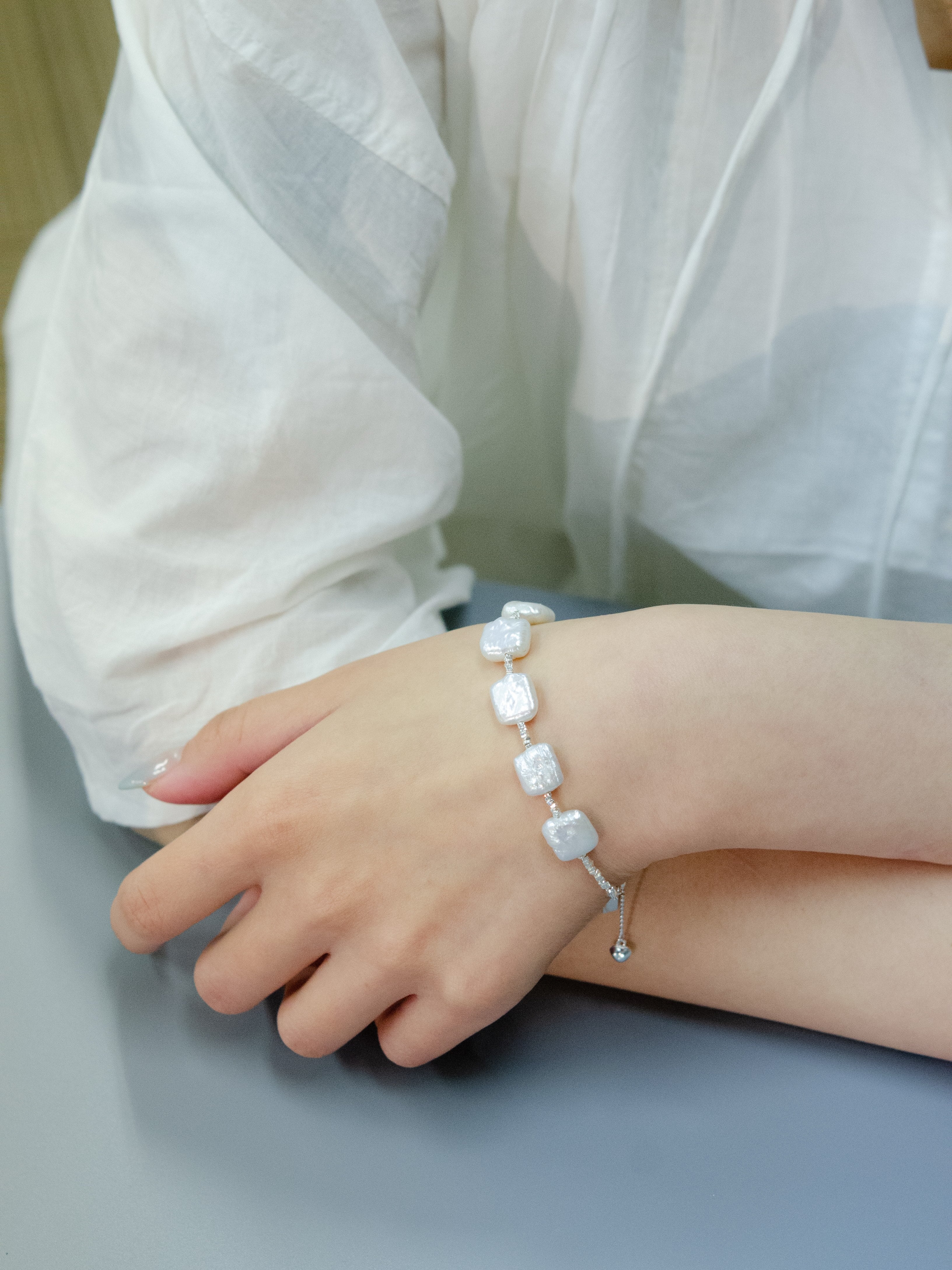 ゴールドアクセントバロックパールブレスレット