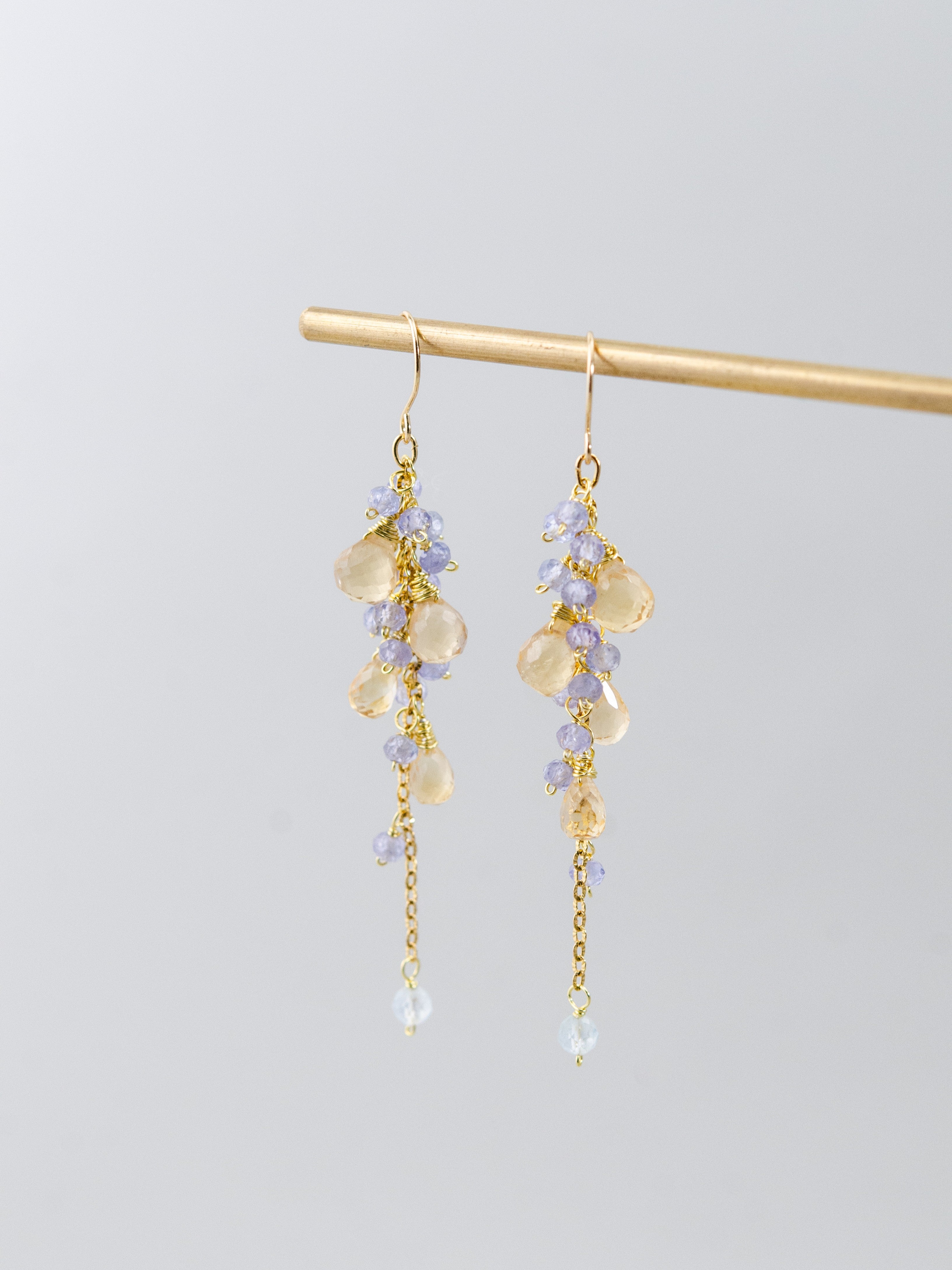 【11月誕生石】夜空と太陽のコントラスト　タンザナイト & シトリンピアス｜アレルギー対応