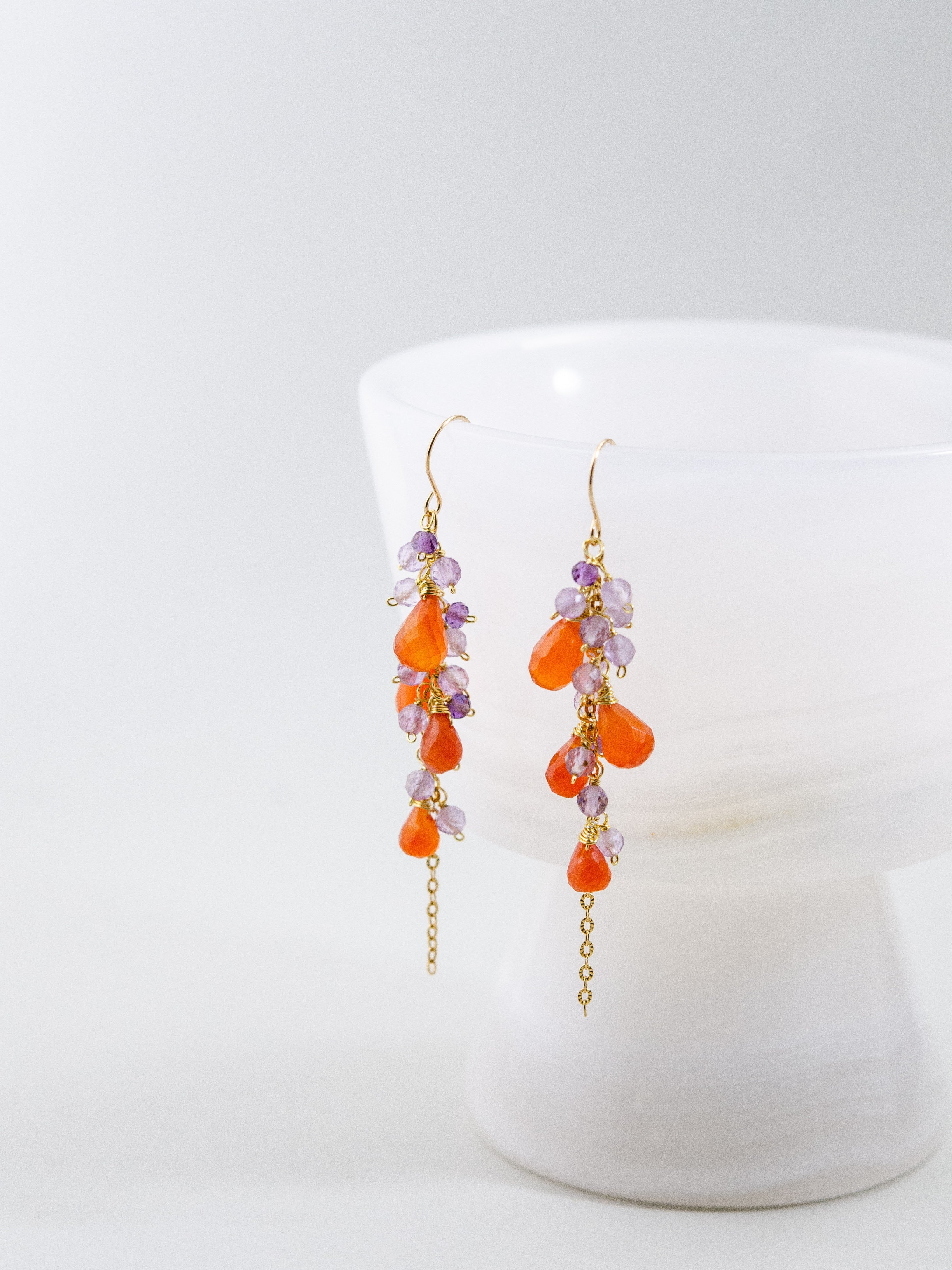 【夕暮れの彩り】カーネリアン & アメジストのロングピアス｜アレルギー対応