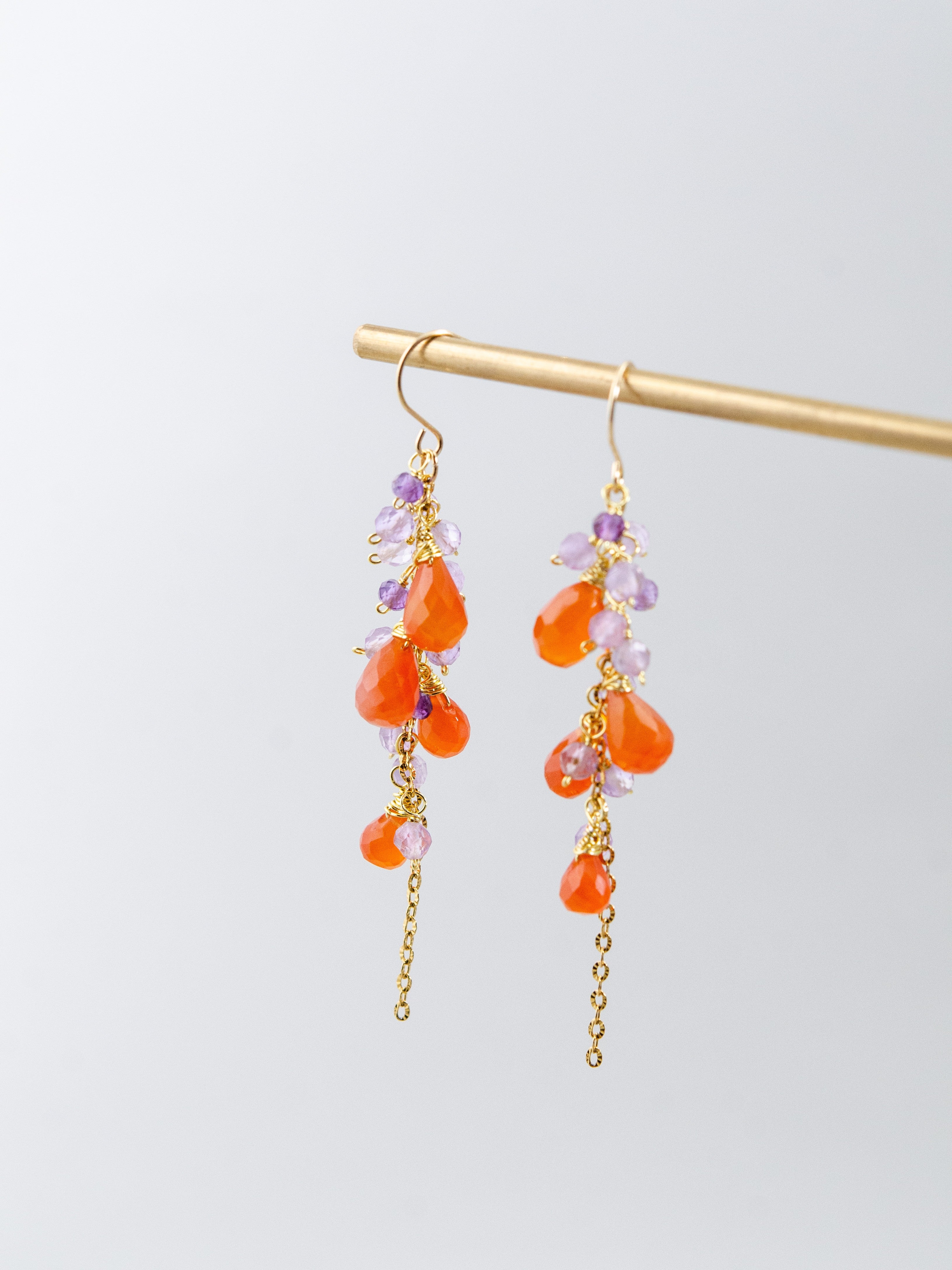 【夕暮れの彩り】カーネリアン & アメジストのロングピアス｜アレルギー対応