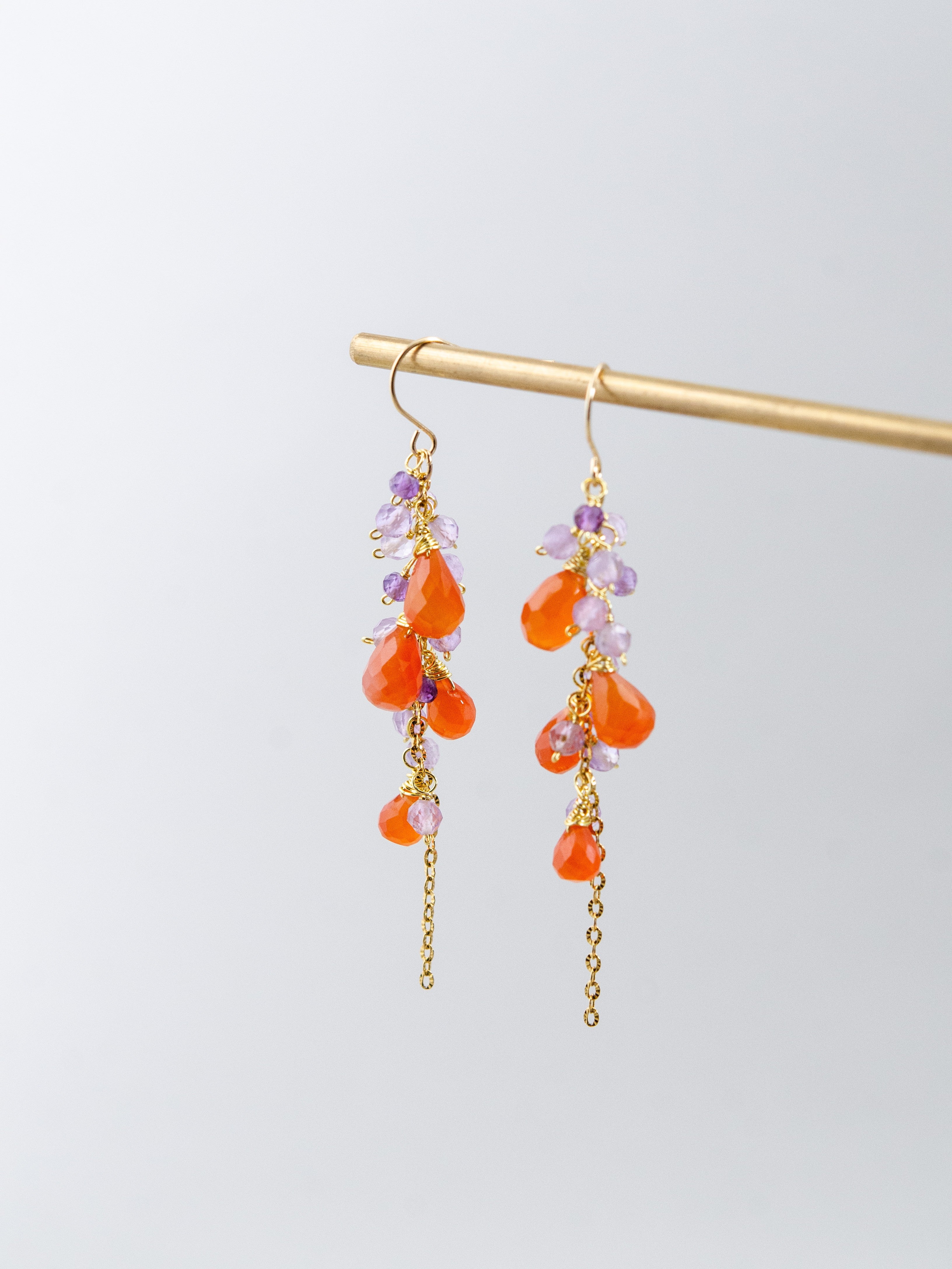 【夕暮れの彩り】カーネリアン & アメジストのロングピアス｜アレルギー対応