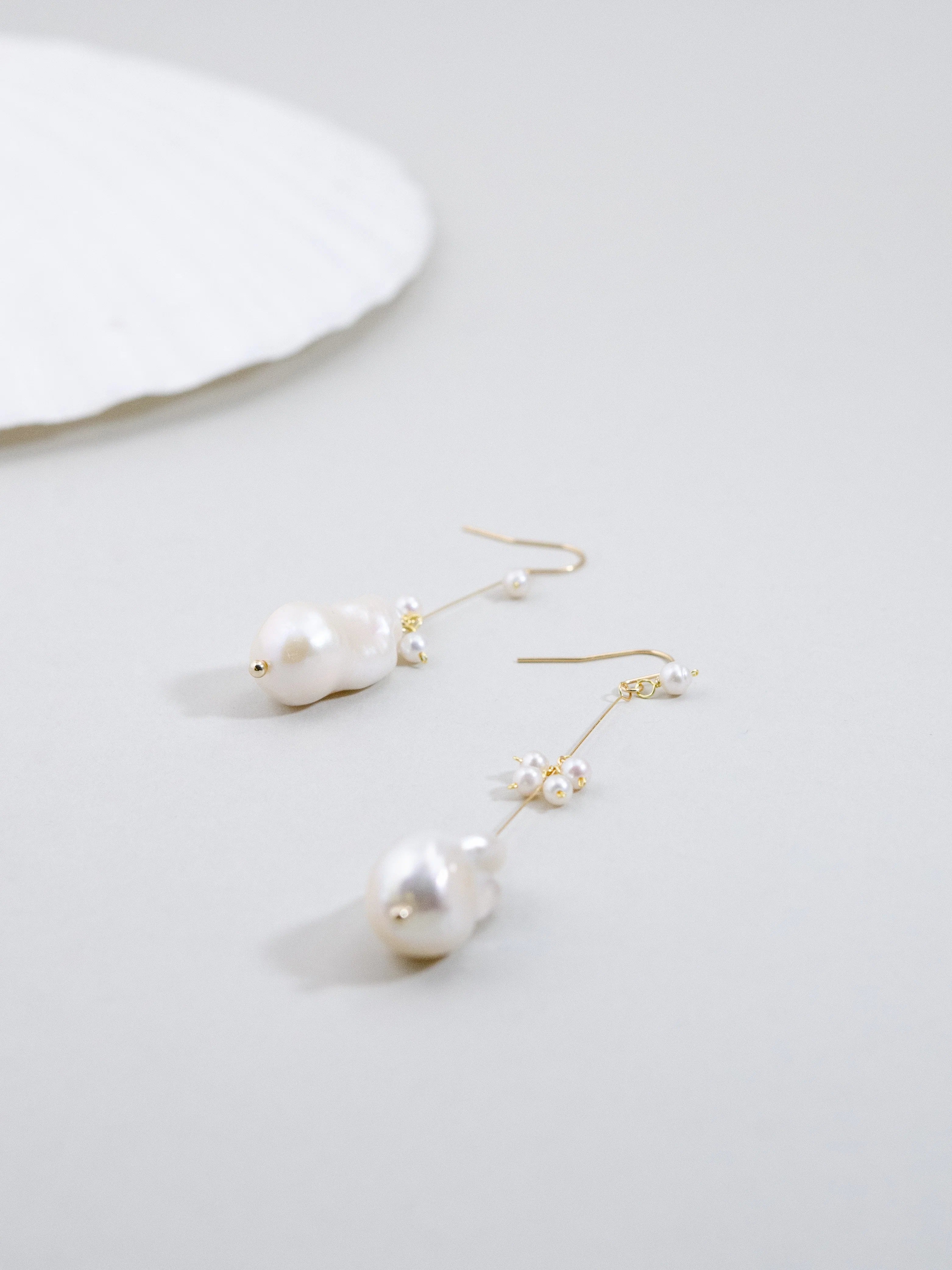 大粒バロックパール & ベビーパール ロング ピアス - 【唯一無二のフォルム】6月誕生石 / 14KGF・SV925・316L選べる金具【イヤリング変更可】