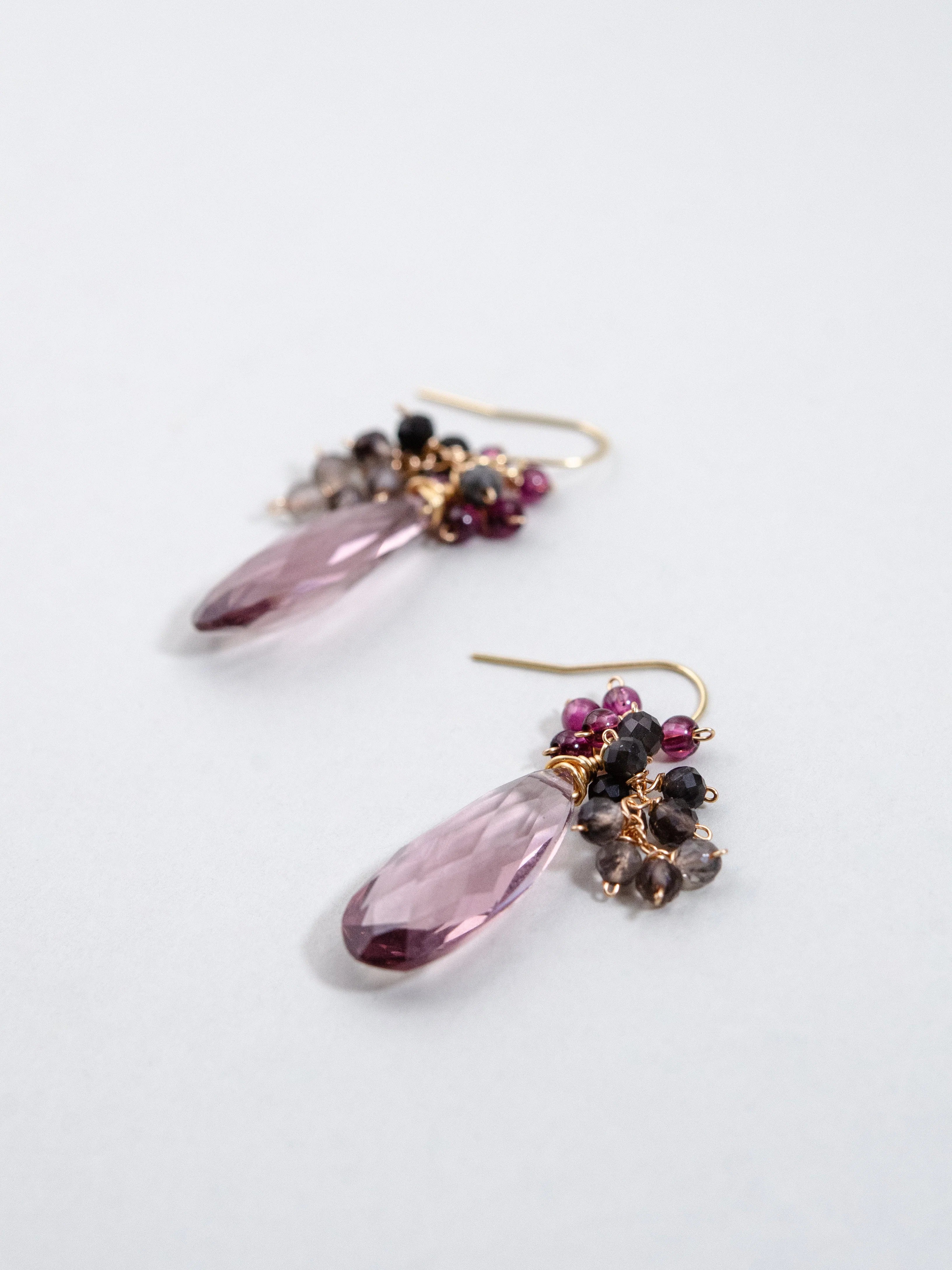 クォーツ & ガーネット & スモーキークォーツ ピアス - 【大人のモーブピンク】 1月誕生石 / 14KGF・SV925・316L選べる金具【イヤリング変更可】