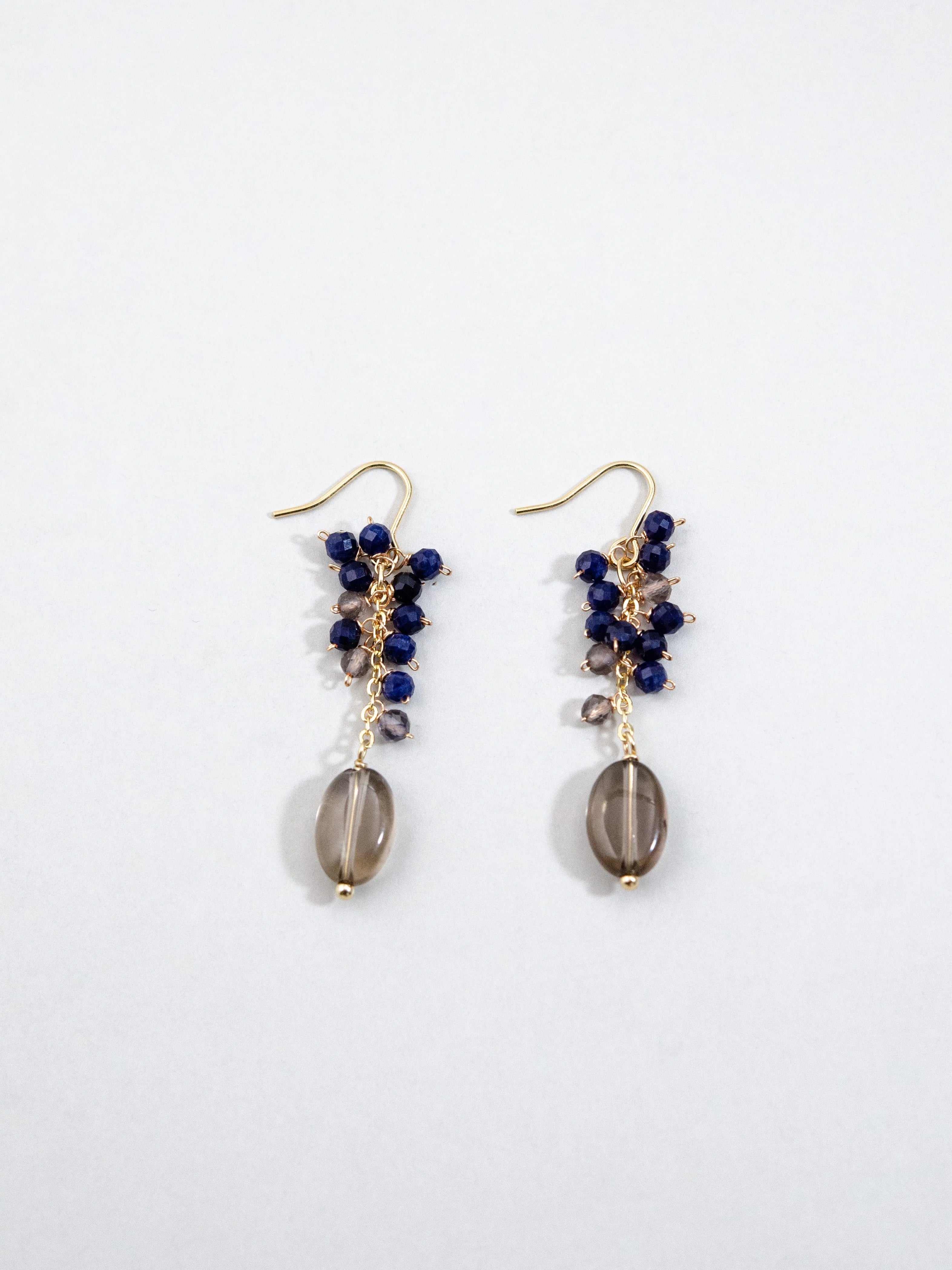 アイオライト & スモーキークォーツ ピアス - 【夜空と大地のコントラスト】9月誕生石 / 14KGF・SV925・316L選べる金具【イヤリング変更可】