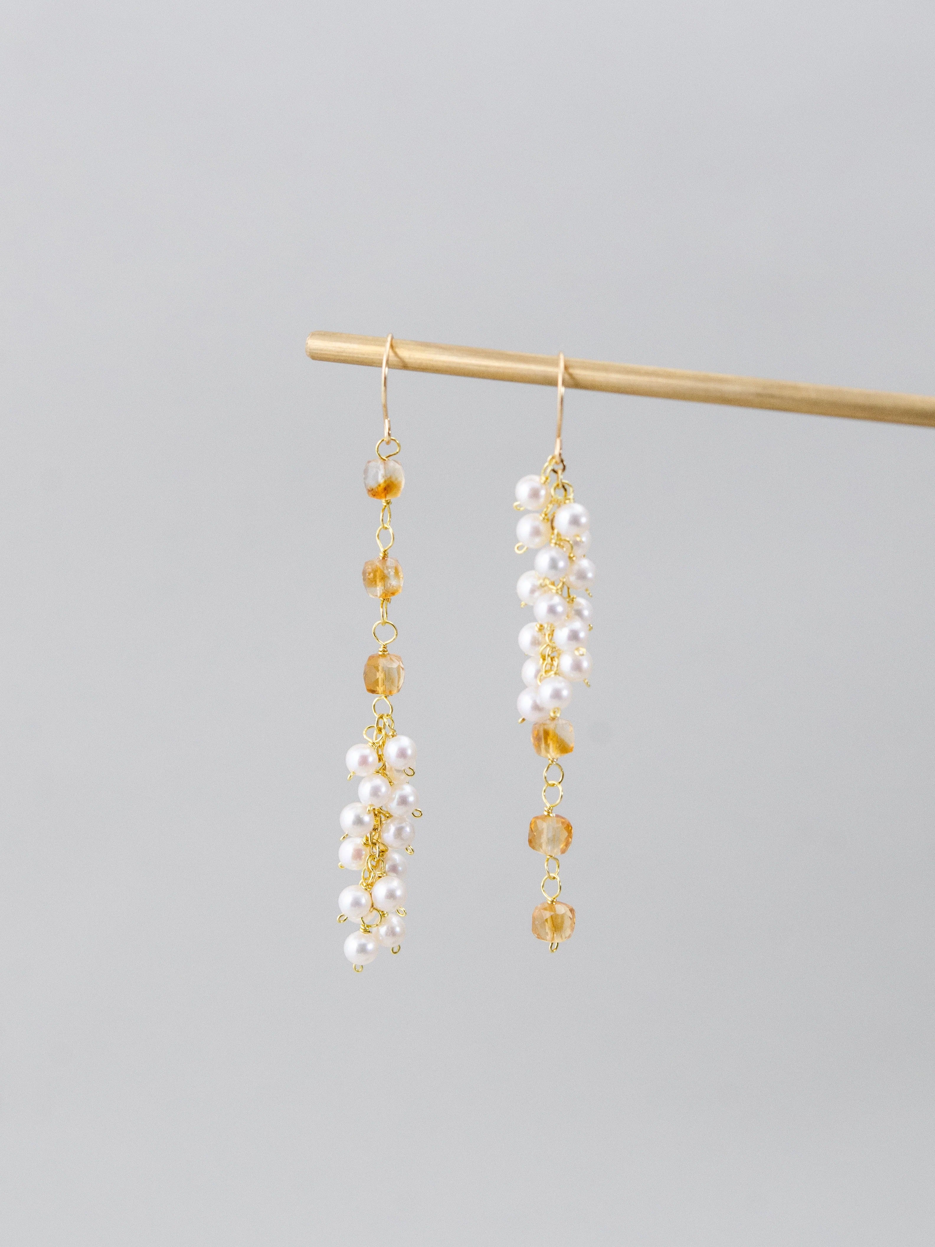 シトリン & パール アシンメトリー ピアス - 【蜜と白の遊び心】11月・6月誕生石 / 14KGF・SV925・316L選べる金具【イヤリング変更可】