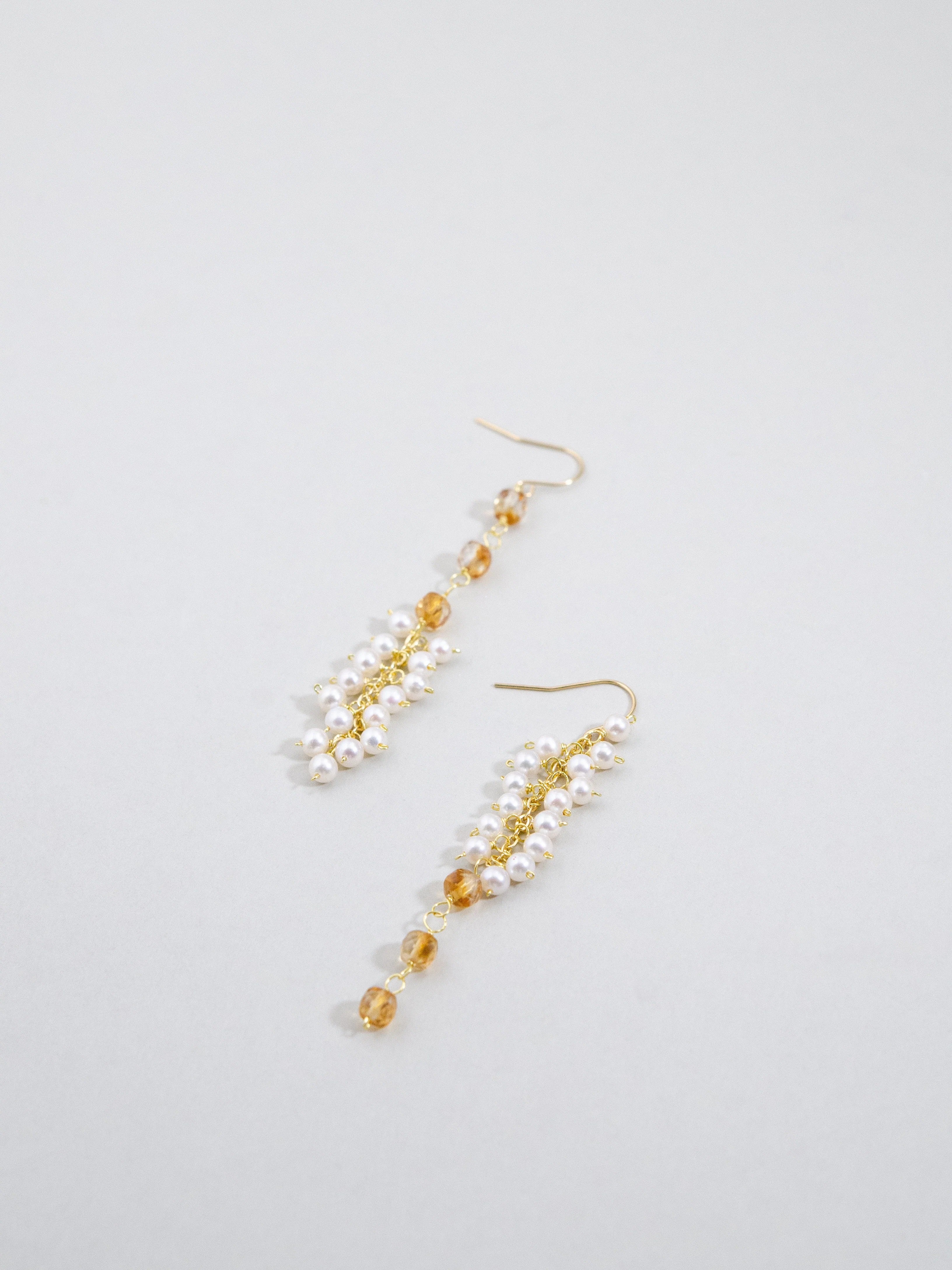 シトリン & パール アシンメトリー ピアス - 【蜜と白の遊び心】11月・6月誕生石 / 14KGF・SV925・316L選べる金具【イヤリング変更可】