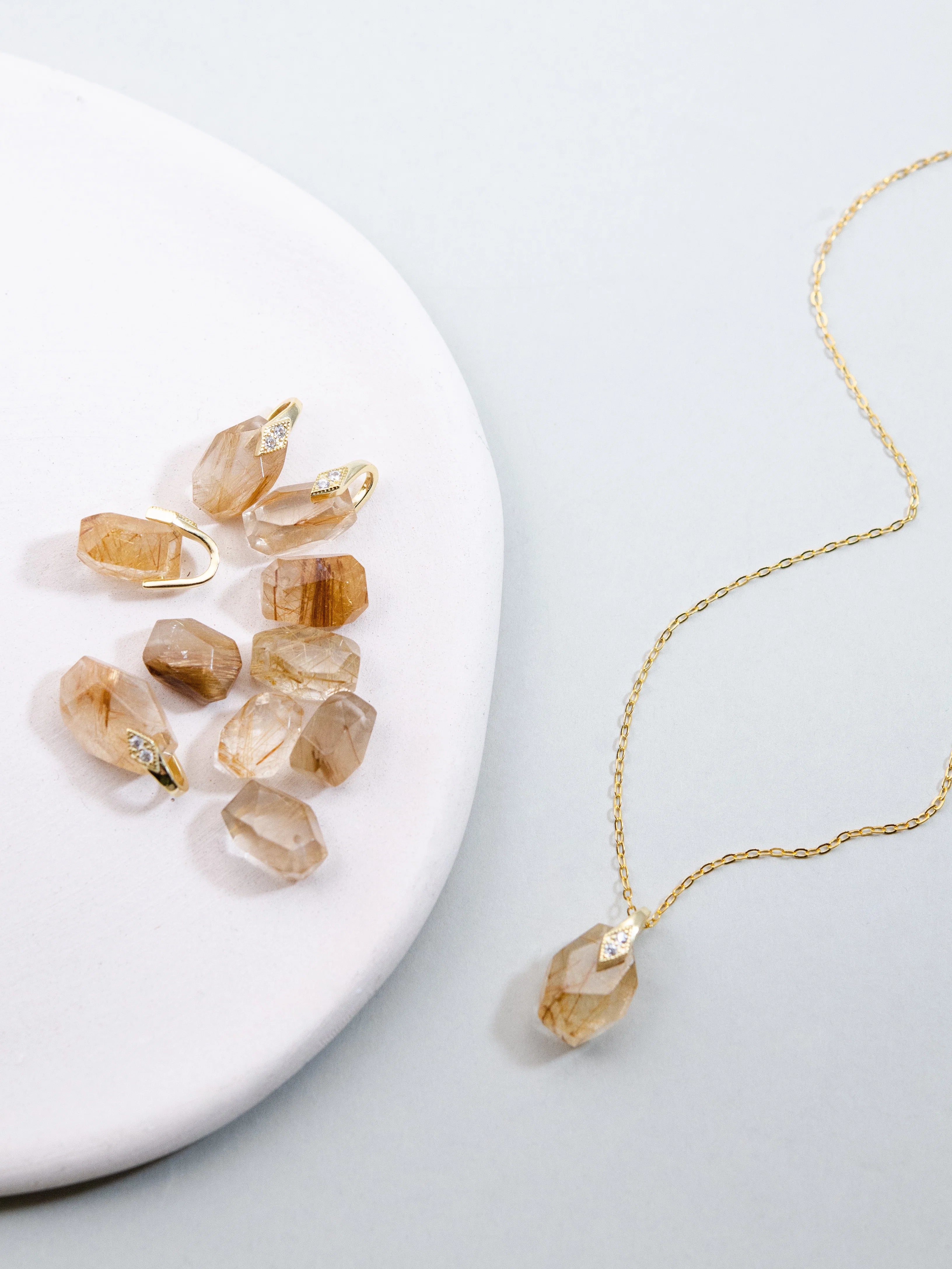 ルチルクォーツ ネックレス - 【一点物の輝き】金色の針と天然のフォルム / スライド調整式 SV925 (K14GP)