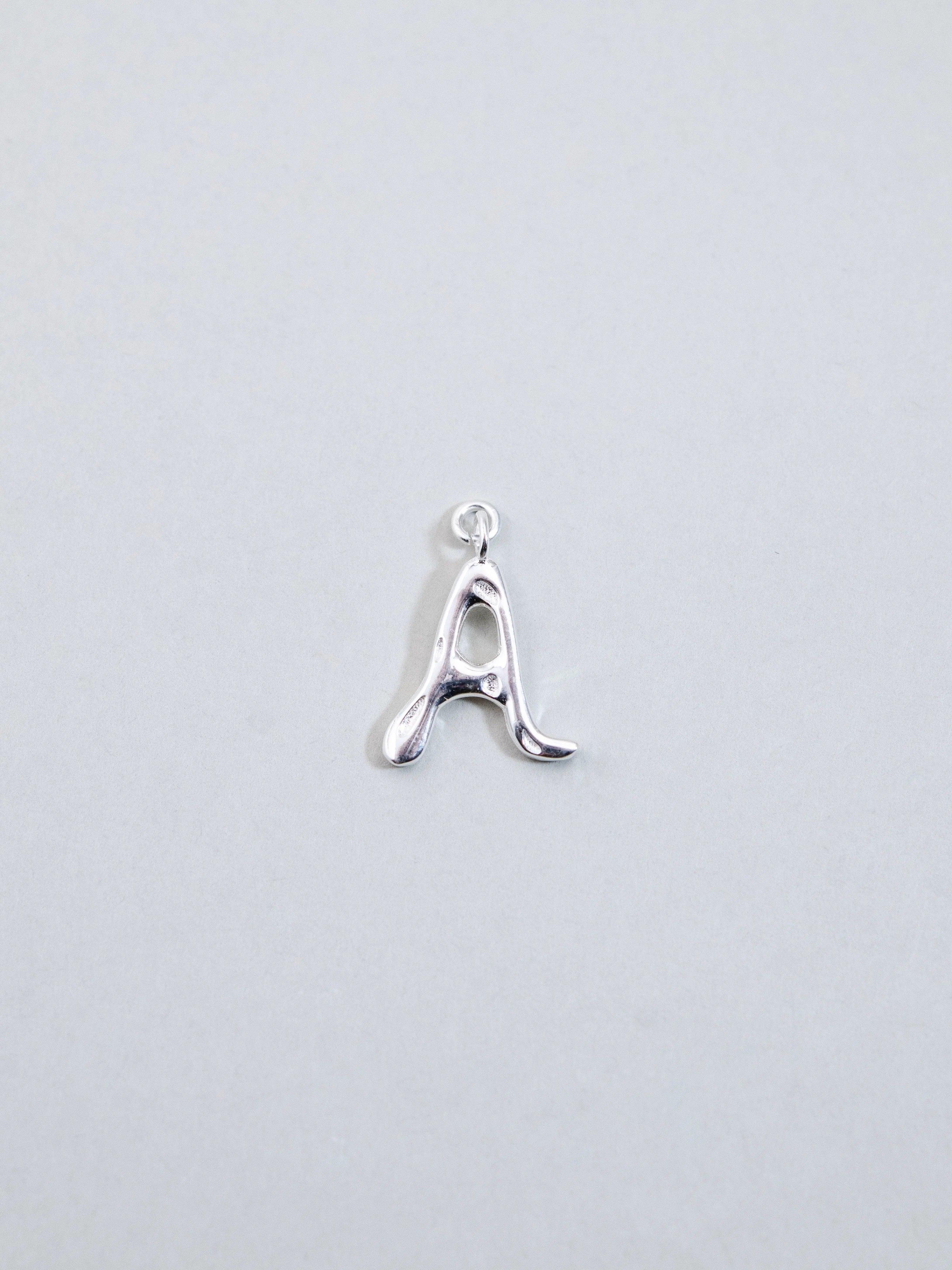 淡水パール & イニシャル ネックレス - 【選べるアルファベット】金銀ミックス / 6月誕生石 SV925 (K14GP)