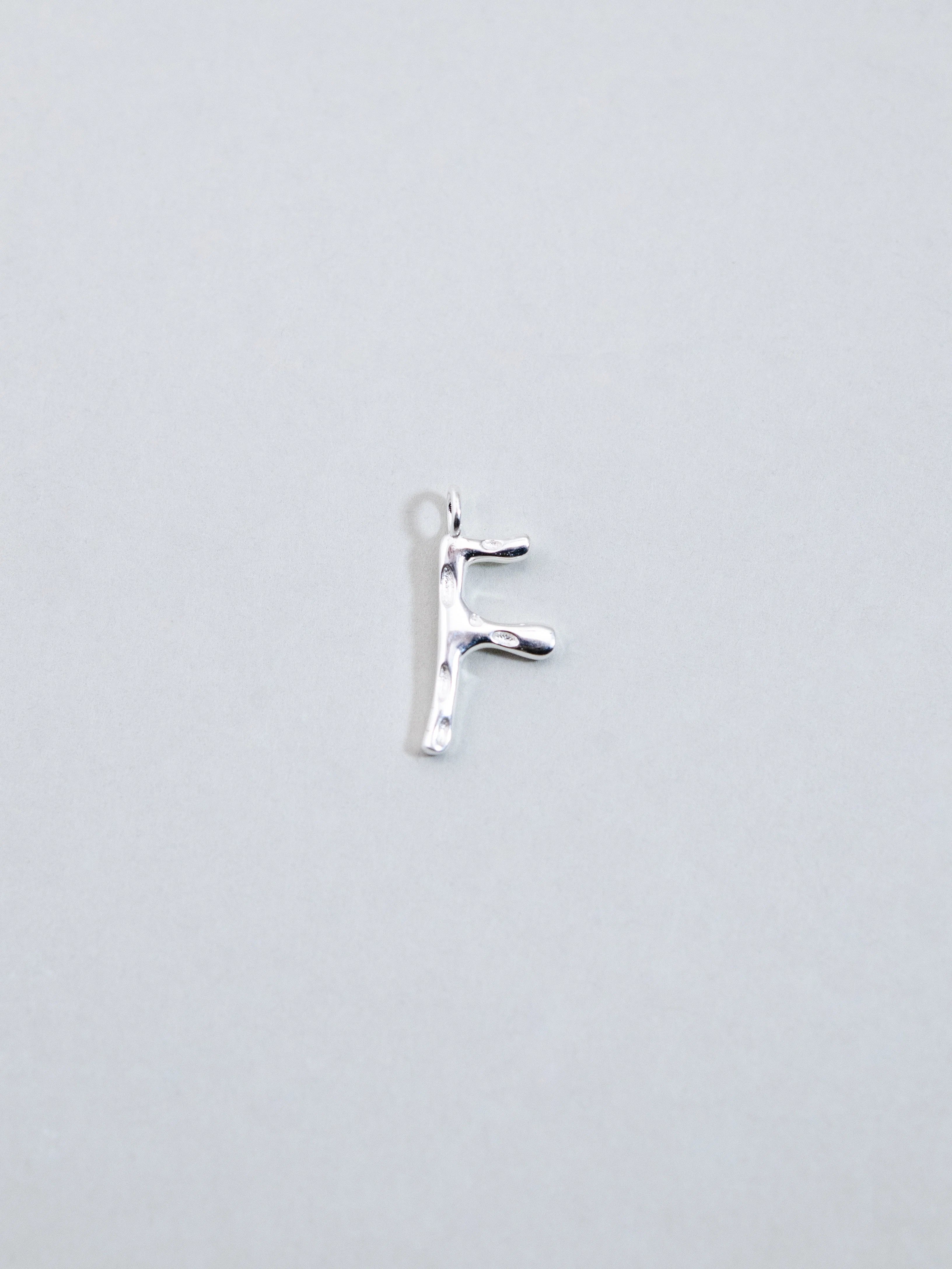 淡水パール & イニシャル ネックレス - 【選べるアルファベット】金銀ミックス / 6月誕生石 SV925 (K14GP)