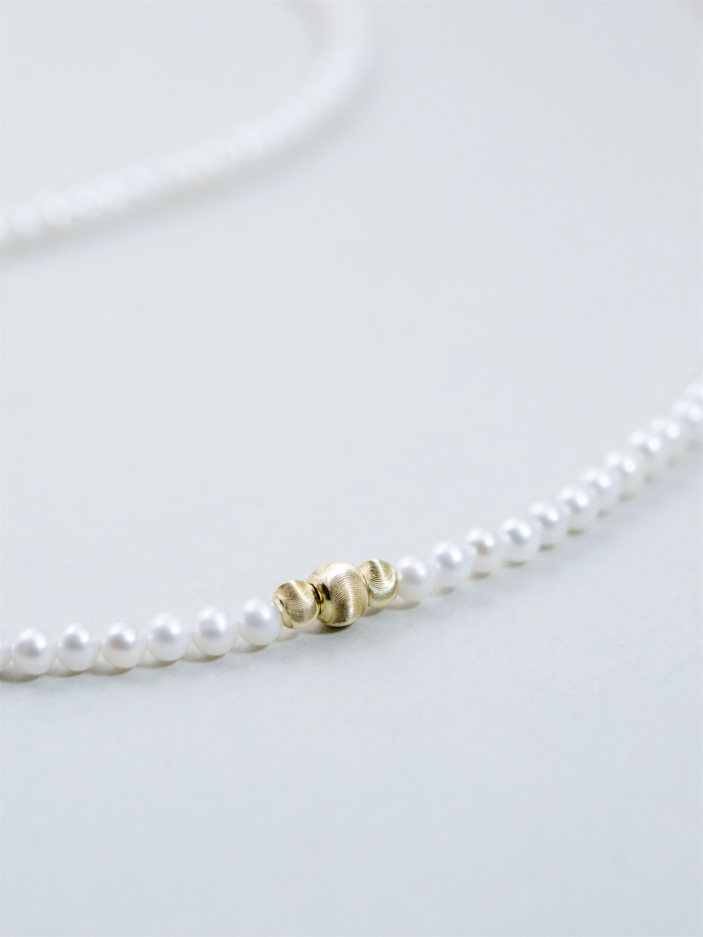 淡水パール ネックレス - 【白花（はっか）のブーケ】花びらパールの輝き / 6月誕生石 SV925 (K14GP)