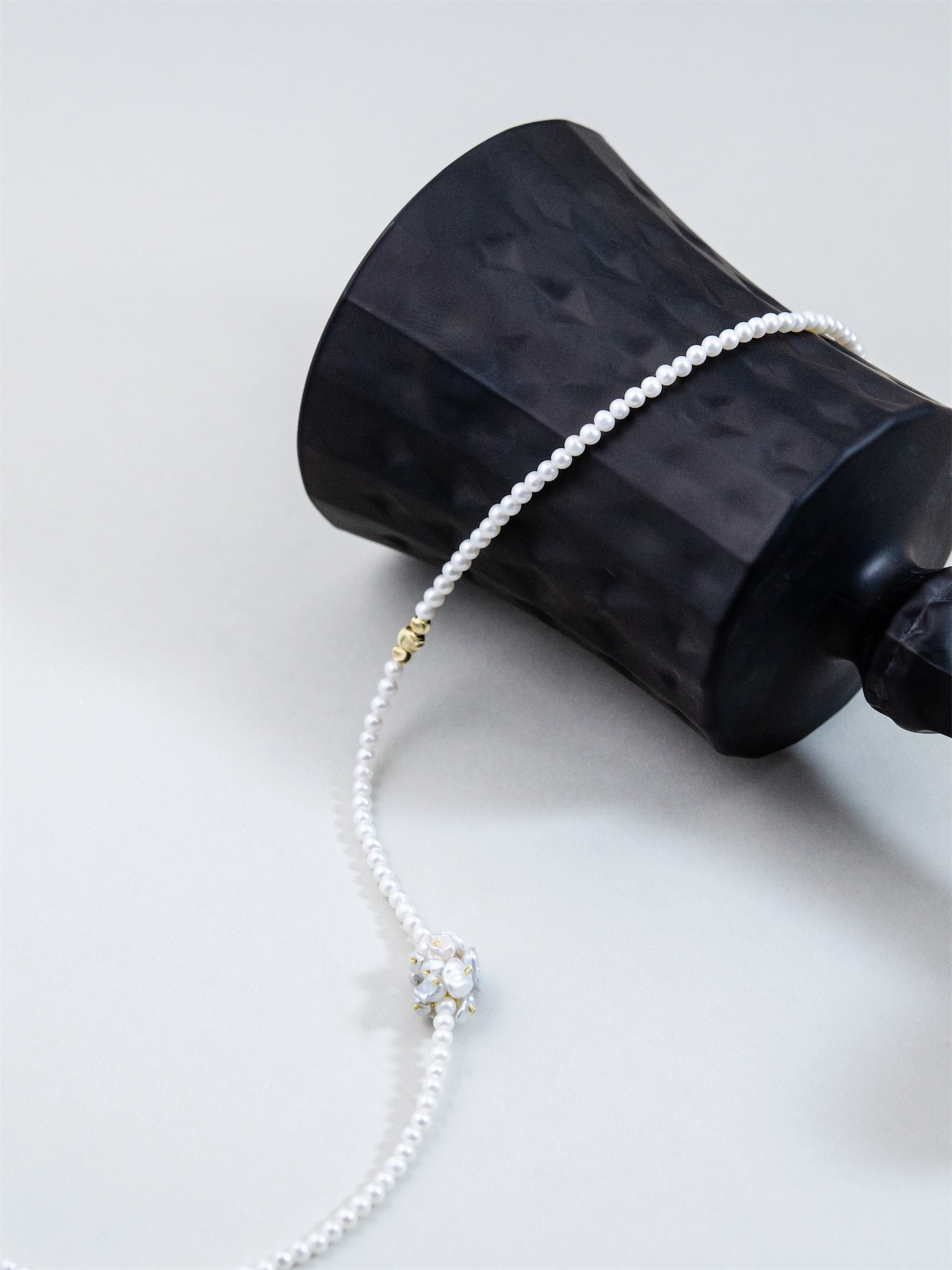 淡水パール ネックレス - 【白花（はっか）のブーケ】花びらパールの輝き / 6月誕生石 SV925 (K14GP)