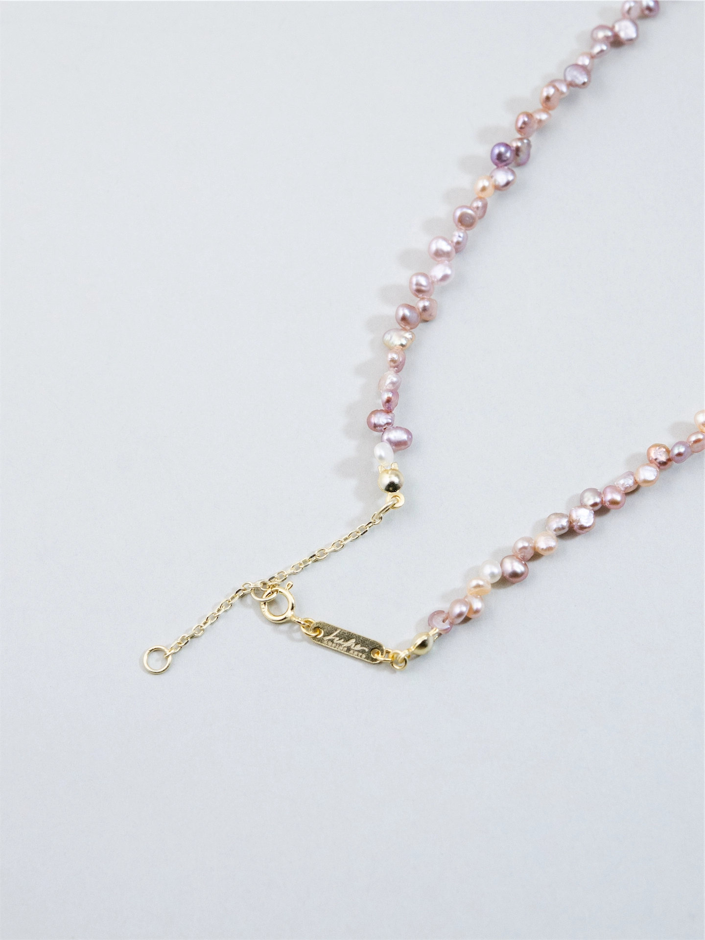 淡水パール ネックレス - 【トワイライト・モーヴ】 夕暮れ色の連なりと金箔の月 / 6月誕生石 SV925 (K14GP)