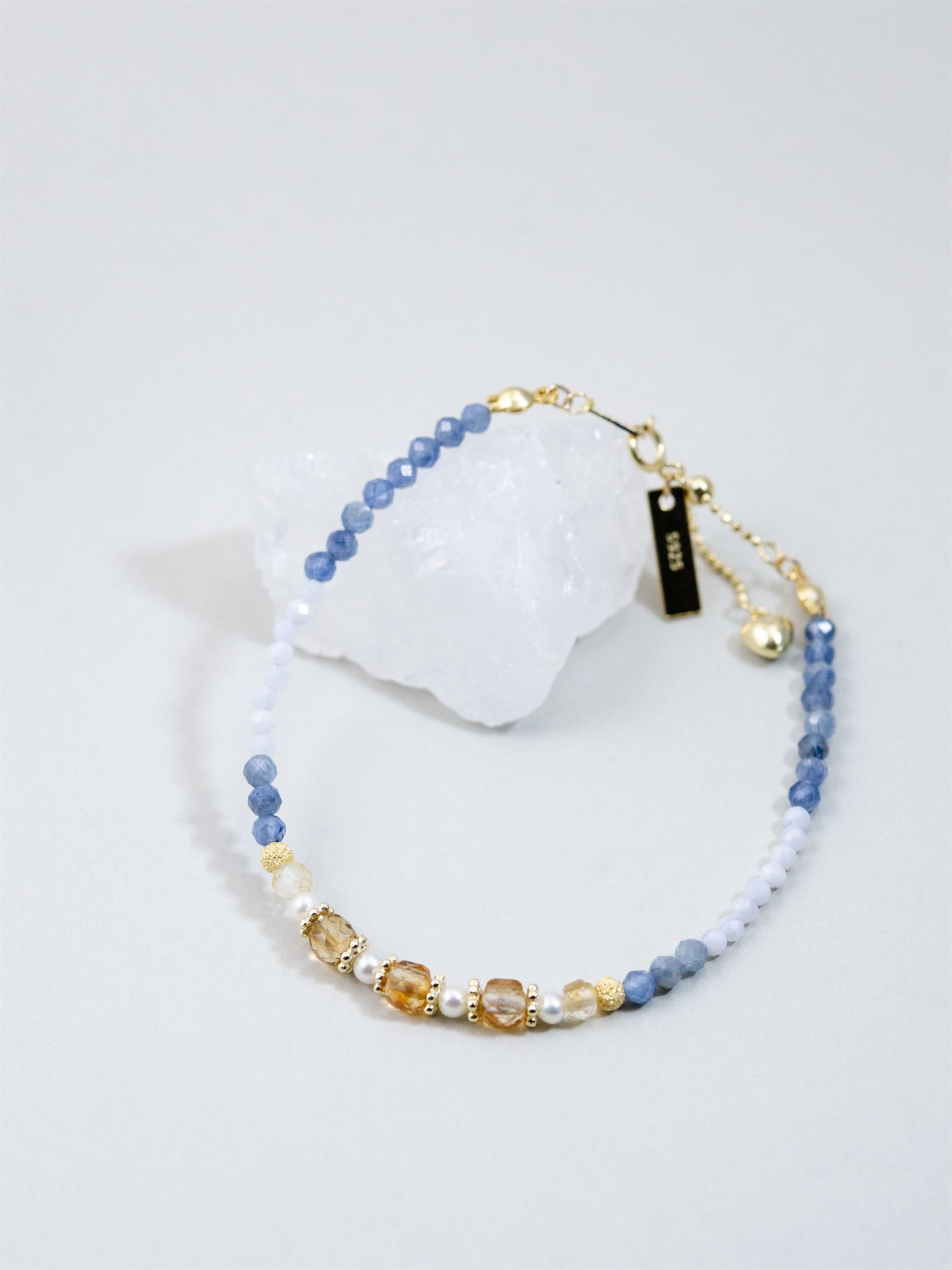 カイヤナイト & シトリン ブレスレット - 【暁（あかつき）の水平線】深い青と黄金の光 / 天然石 SV925(K14GP)