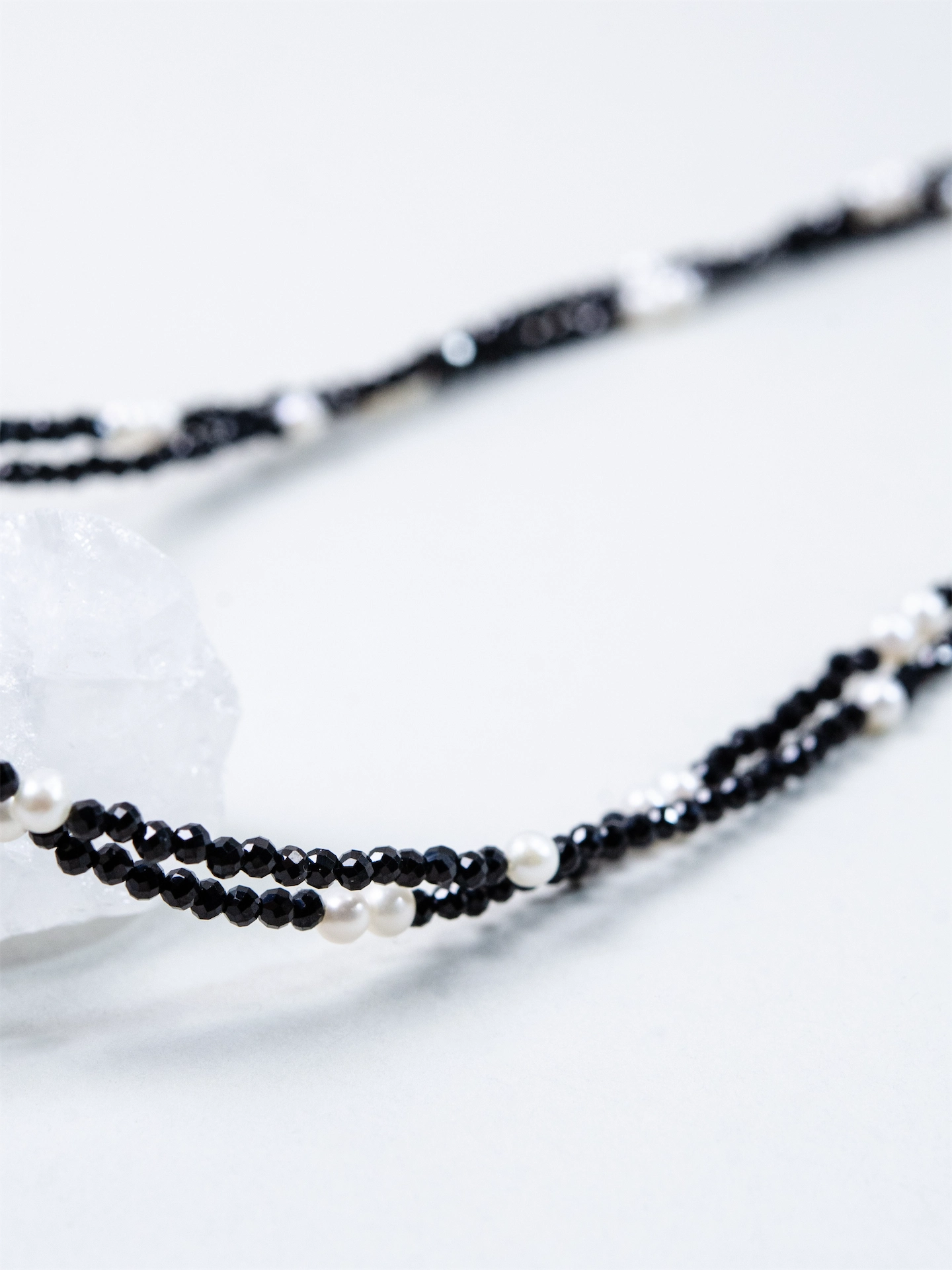 ブラックスピネル & ブラックアゲート 2連ネックレス - 【真夜中の秘密（ミッドナイト・シークレット）】 漆黒のハートと銀の夜 / 8月誕生石 SV925