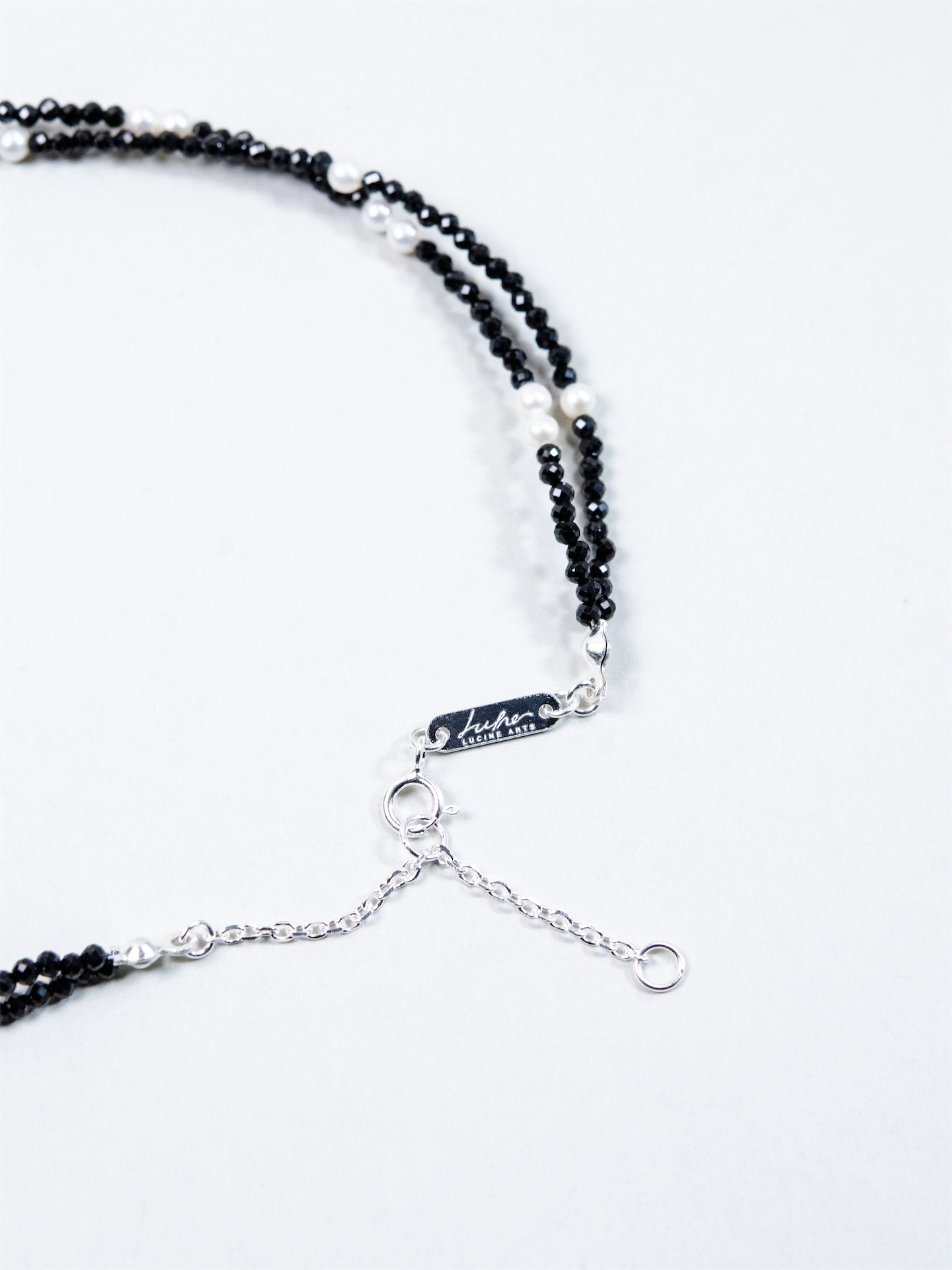 ブラックスピネル & ブラックアゲート 2連ネックレス - 【真夜中の秘密（ミッドナイト・シークレット）】 漆黒のハートと銀の夜 / 8月誕生石 SV925