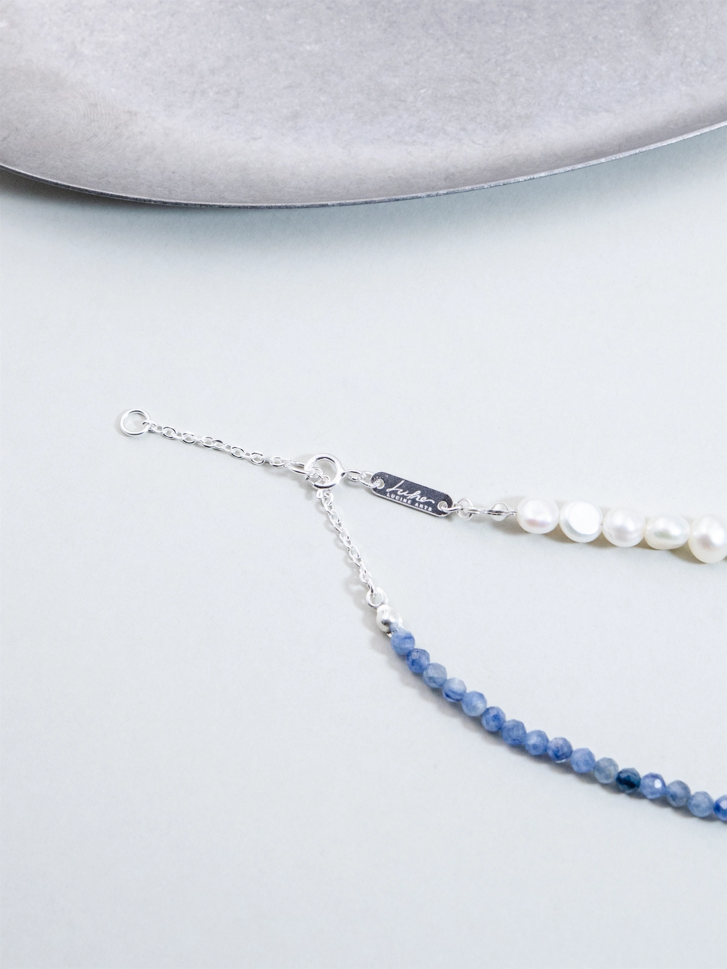 アイオライト & パール ネックレス - 【静寂（しじま）の恋心】 蒼き迷いと黒のハート / 9月誕生石 SV925