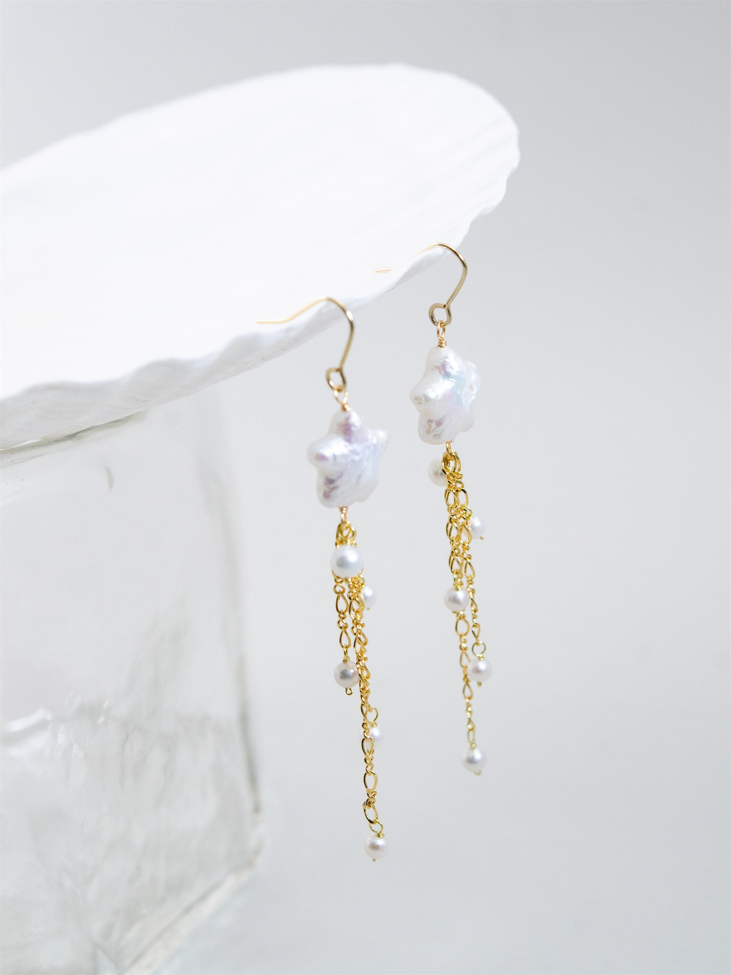 淡水パール スター ロング ピアス/イヤリング - 【純白の流星群】星の瞬きと光の尾 / 6月誕生石 (14KGF/SV925/316L)