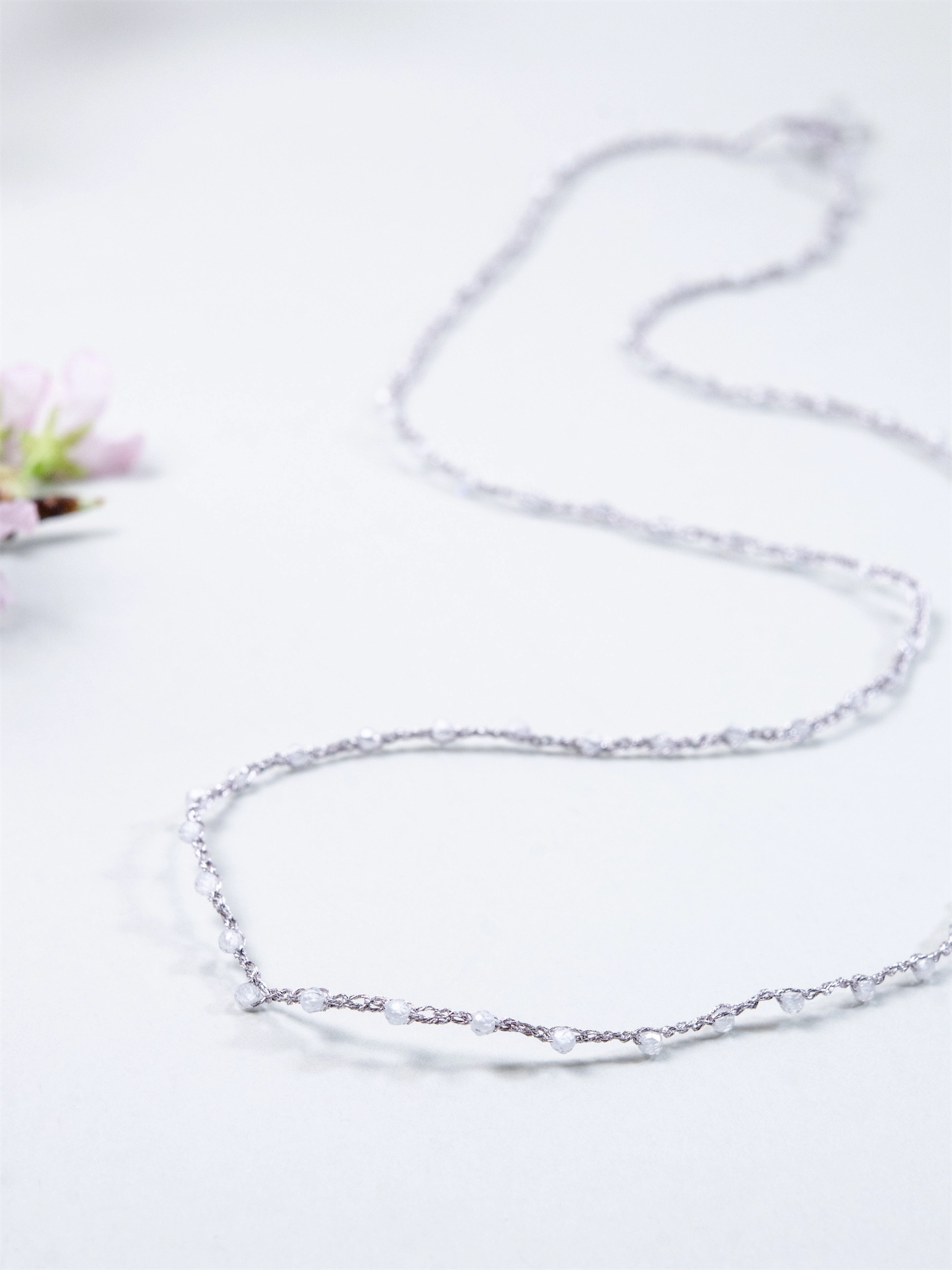 ホワイトジルコン ラリエット ネックレス - 【雪解けの雫】銀糸のタティングレース / 63cm