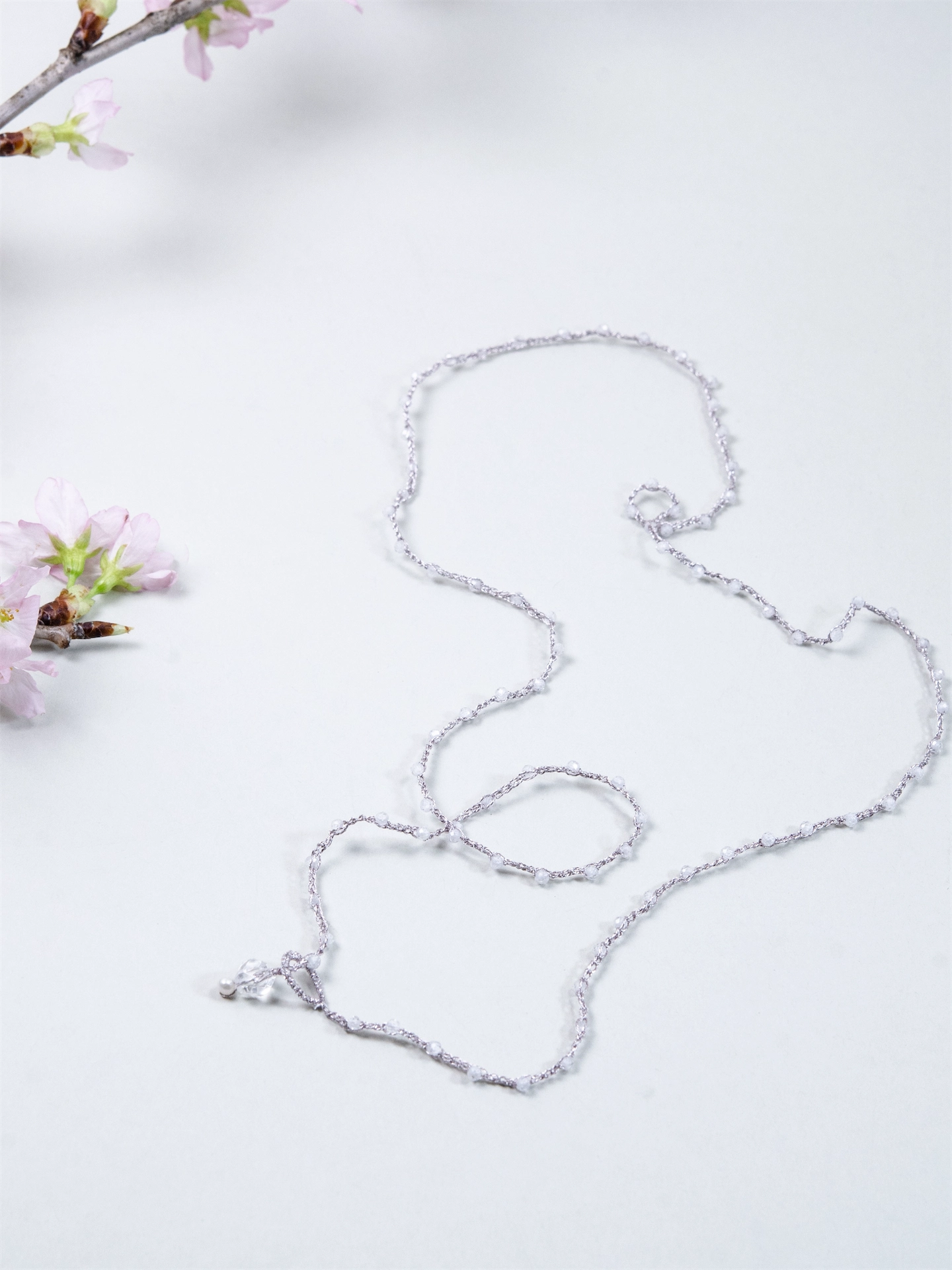 ホワイトジルコン ラリエット ネックレス - 【雪解けの雫】銀糸のタティングレース / 63cm