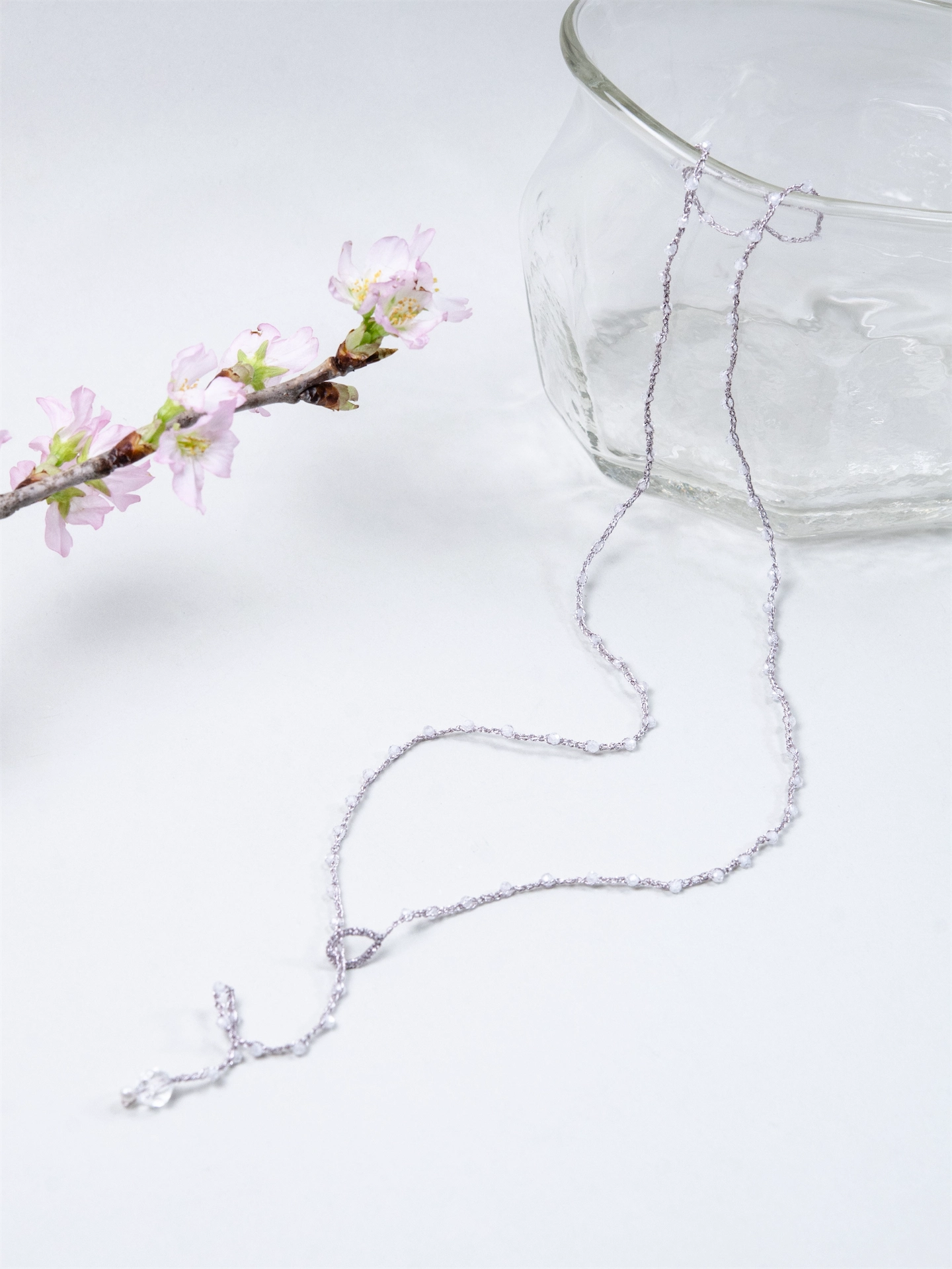 ホワイトジルコン ラリエット ネックレス - 【雪解けの雫】銀糸のタティングレース / 63cm