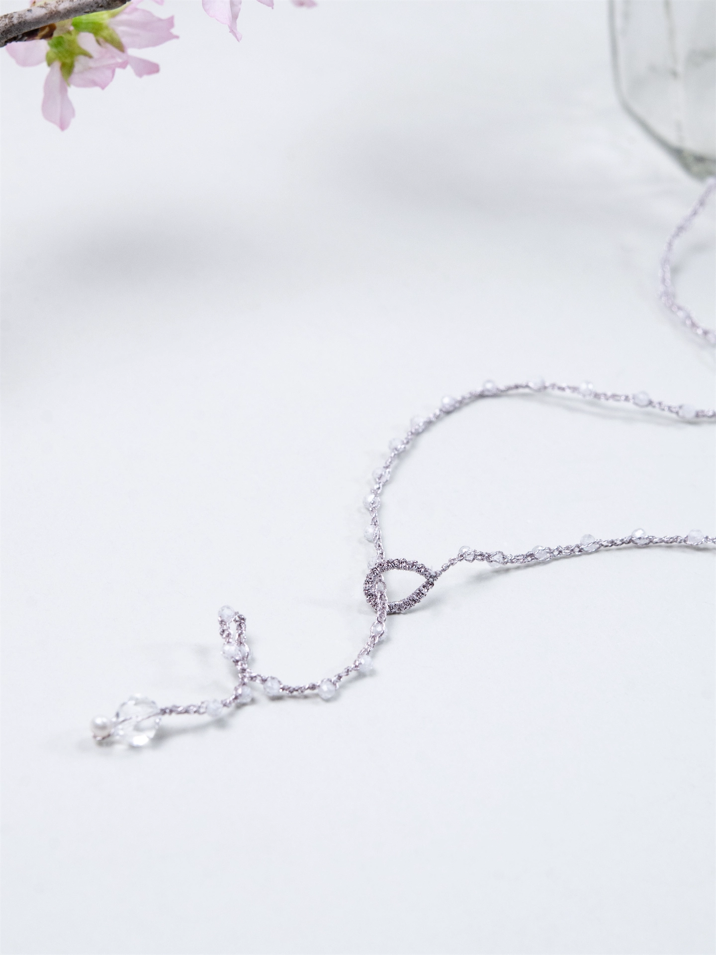 ホワイトジルコン ラリエット ネックレス - 【雪解けの雫】銀糸のタティングレース / 63cm