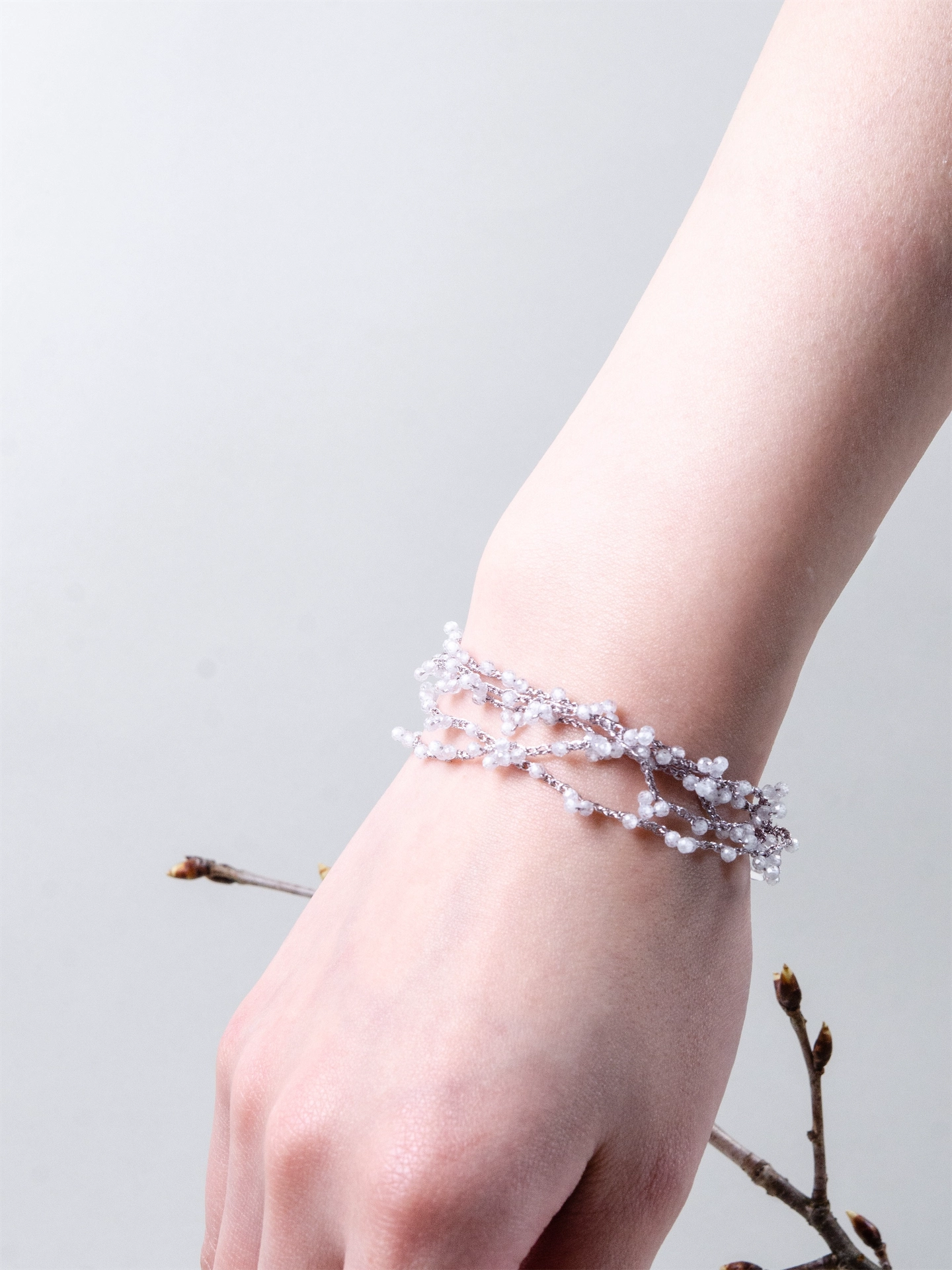 ホワイトジルコン 5連ブレスレット - 【光のヴェール】銀糸のタティングレース / 17cm