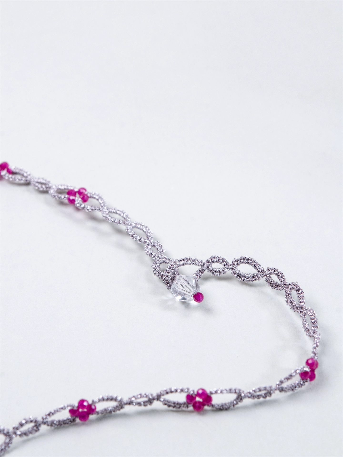 レッドコランダム & 赤メノウ ネックレス - 【銀糸の恋心】タティングレースのハート / 55cm