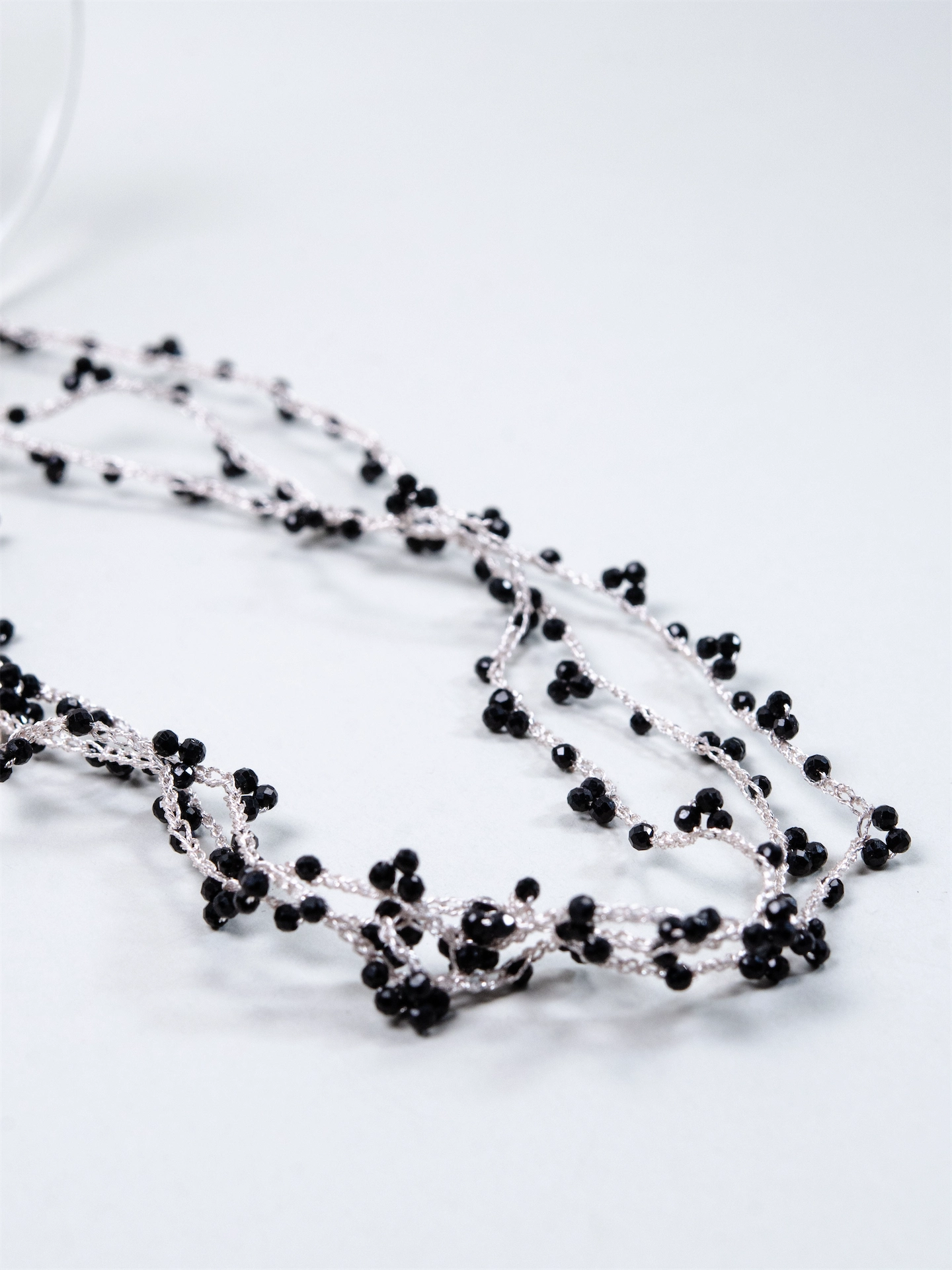 ブラックスピネル 3way ロングネックレス - 【漆黒の銀河】銀糸のタティングレース / 120cm