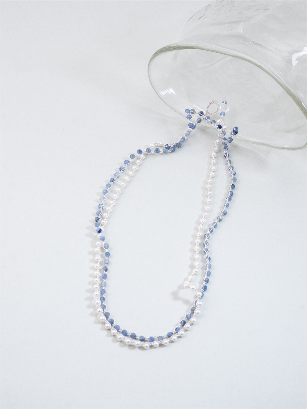 カイヤナイト × 淡水パール 2連 ロングネックレス〈深海の月光〉銀糸クロッシェ ／ 85cm｜神戸アトリエ LUCINE