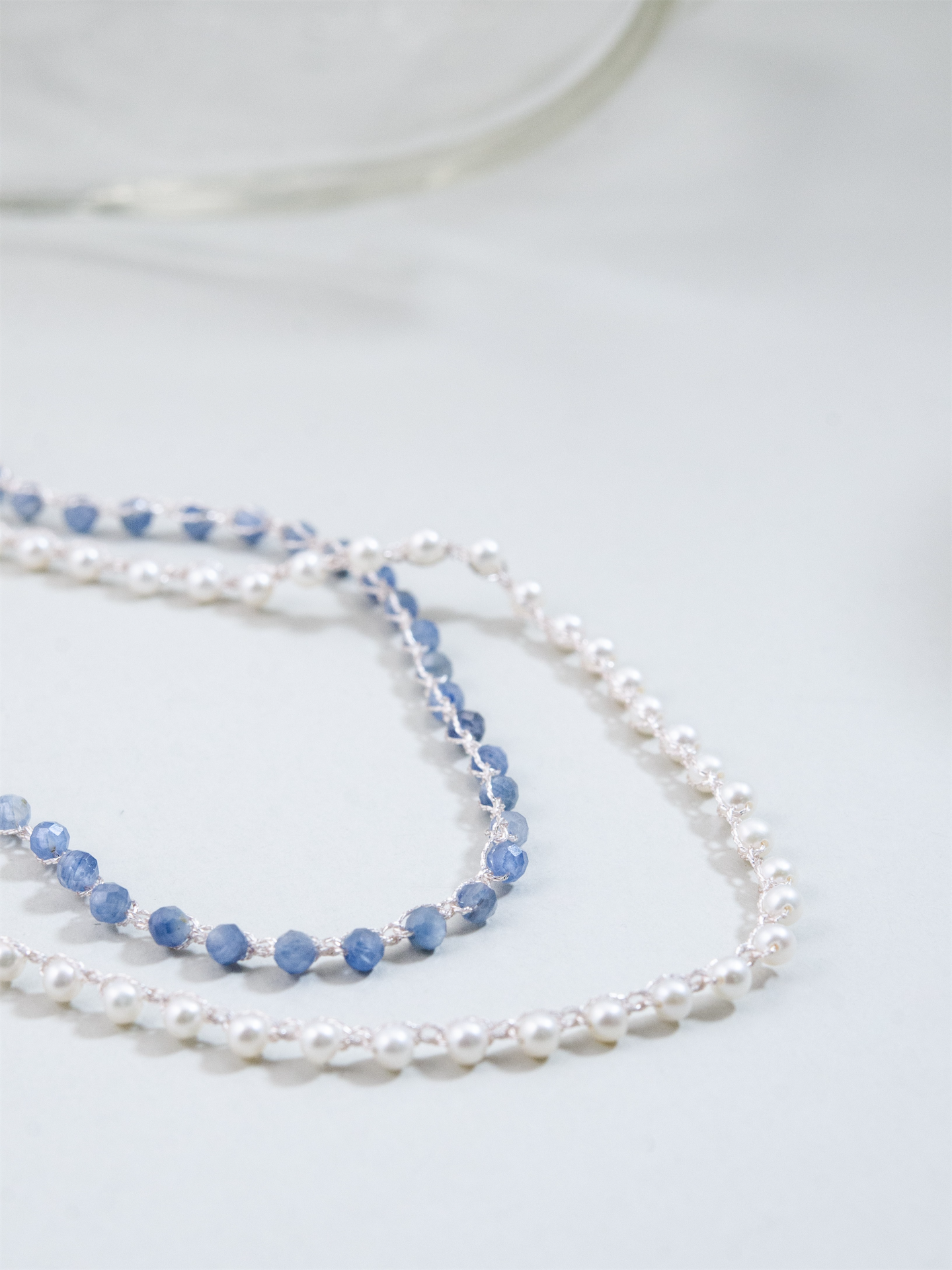 カイヤナイト × 淡水パール 2連 ロングネックレス - 【深海の月光】銀糸のクロッシェ / 85cm