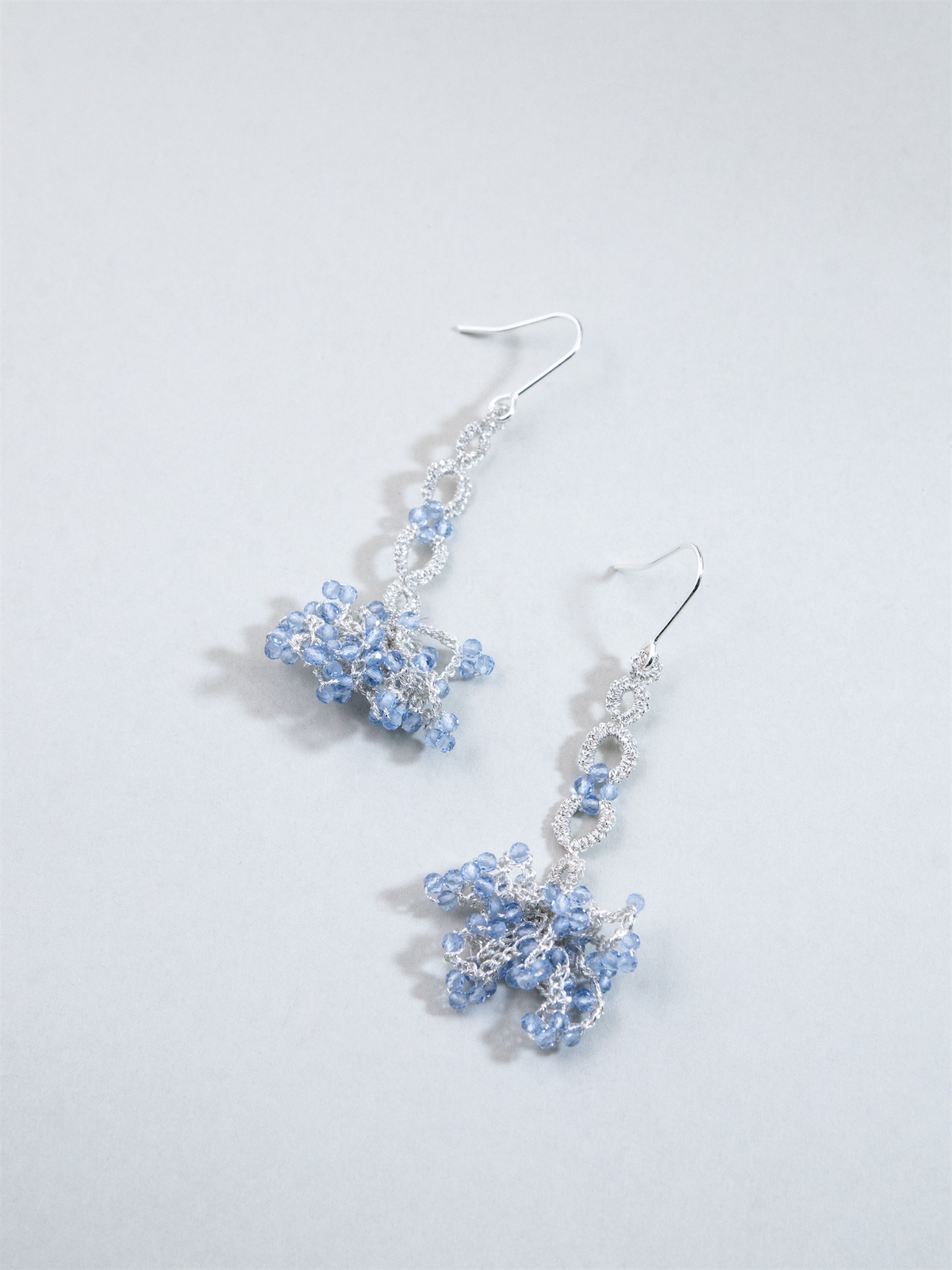 ジルコン × 金糸 クロッシェ ロングピアス/イヤリング - 【光のシャワー】金具変更可