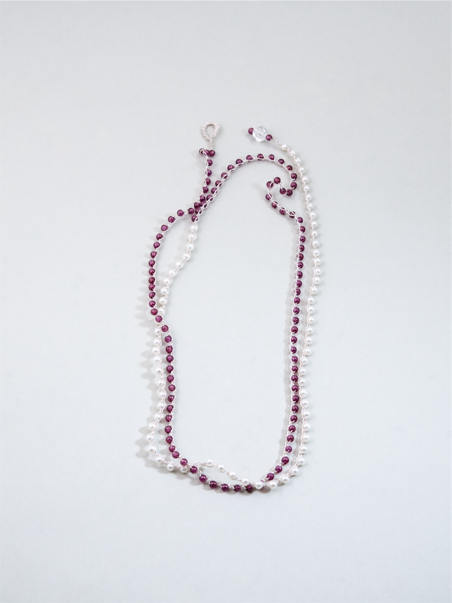 ガーネット × 淡水パール 2連 ロングネックレス - 【真紅の果実】銀糸のクロッシェ / 85cm