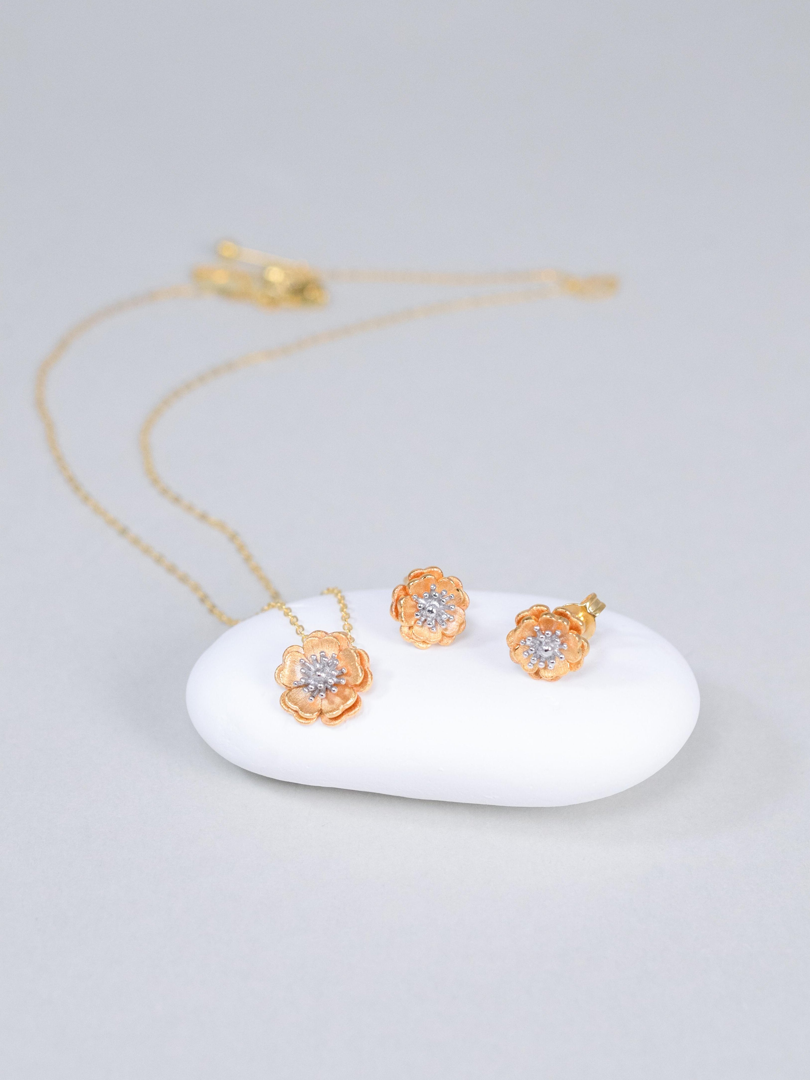 椿ネックレス＆ピアス セット〈花びらの余韻〉18Kコーティング｜LUCINE