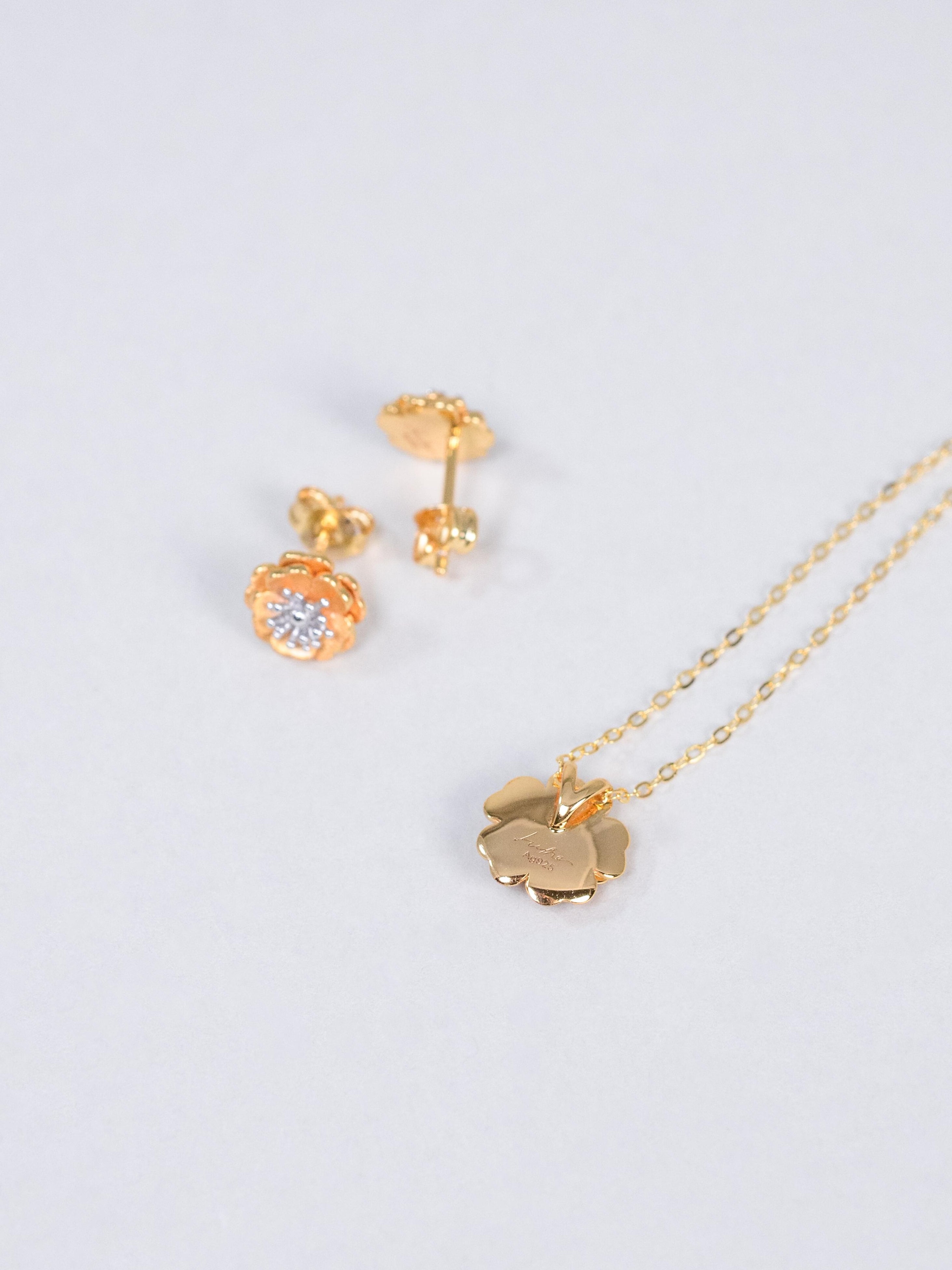 椿ネックレス＆ピアス セット〈花びらの余韻〉18Kコーティング｜LUCINE