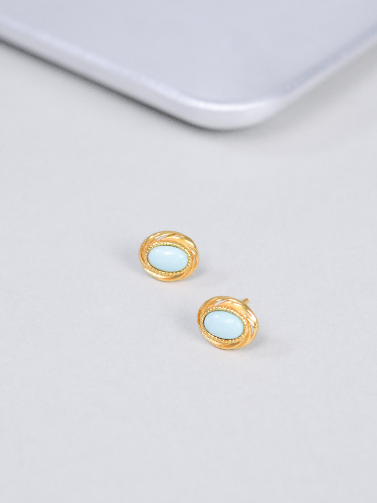 ターコイズ 一粒ピアス〈空と大地を、耳もとに〉SV925 18Kゴールドメッキ ／ オーバル ユニセックス｜神戸アトリエ LUCINE