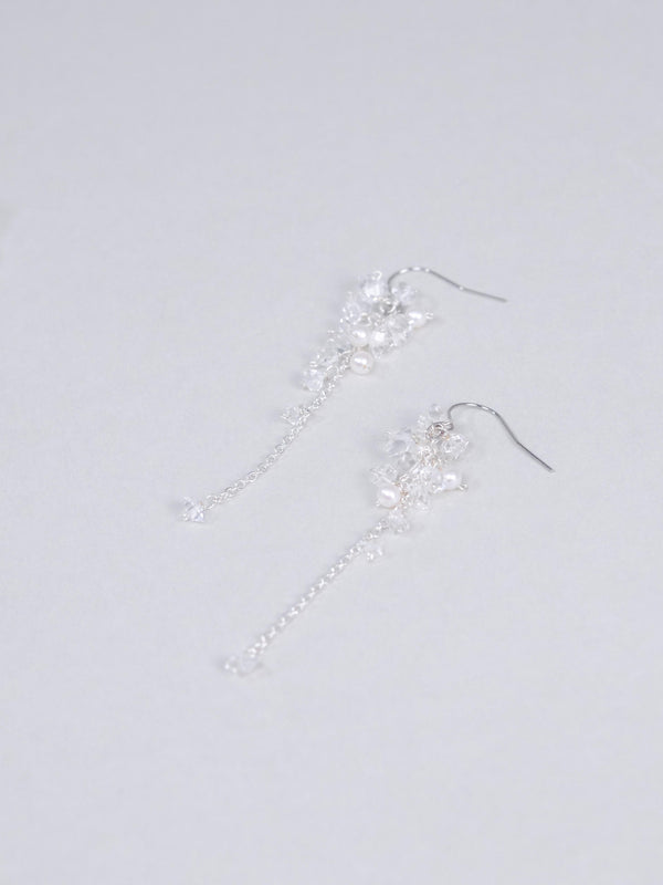 希少石 フェナカイト ロングピアス〈星屑のゆれ、耳もとに〉SV925 原石 ／ チェーンドロップ ユニセックス｜神戸アトリエ LUCINE