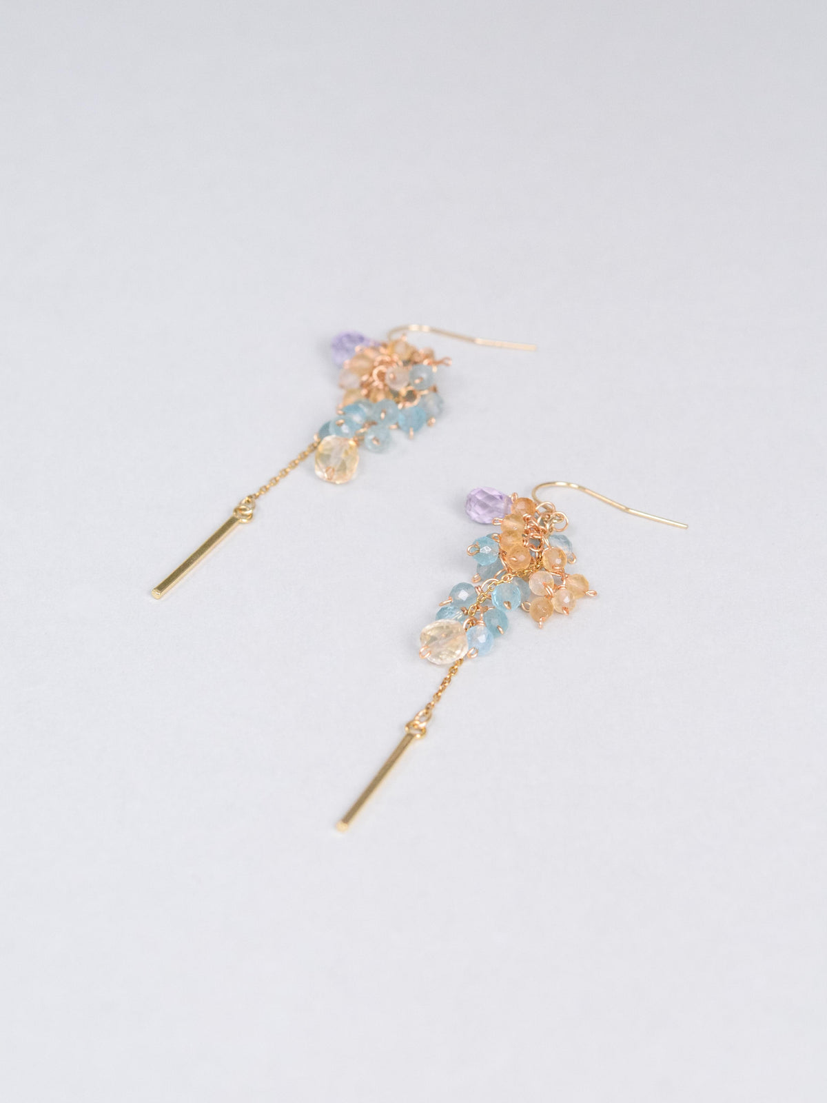 アパタイト & シトリン & アメジスト ピアス〈花びらが、耳もとで揺れる。〉14KGF/SV925/ステンレス ロングピアス ／ 11月・2月誕生石 ユニセックス｜神戸アトリエ LUCINE